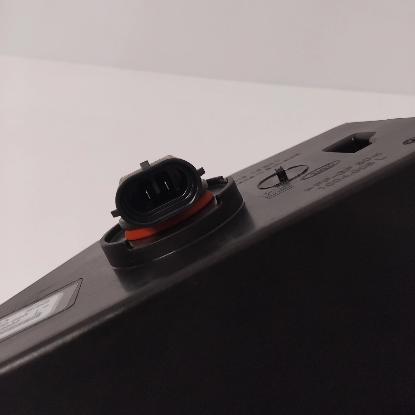 Genuine Front Passenger Foglamp - Vauxhall Insignia B 2018- | 13460223