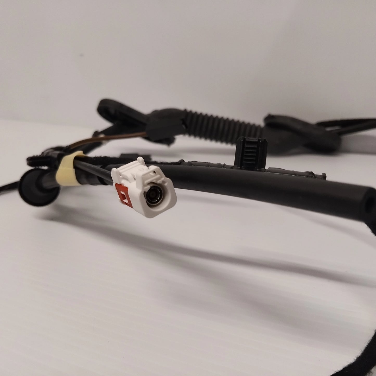 Genuine Tailgate Wiring - Ford Focus 2015-2016 | 1913861