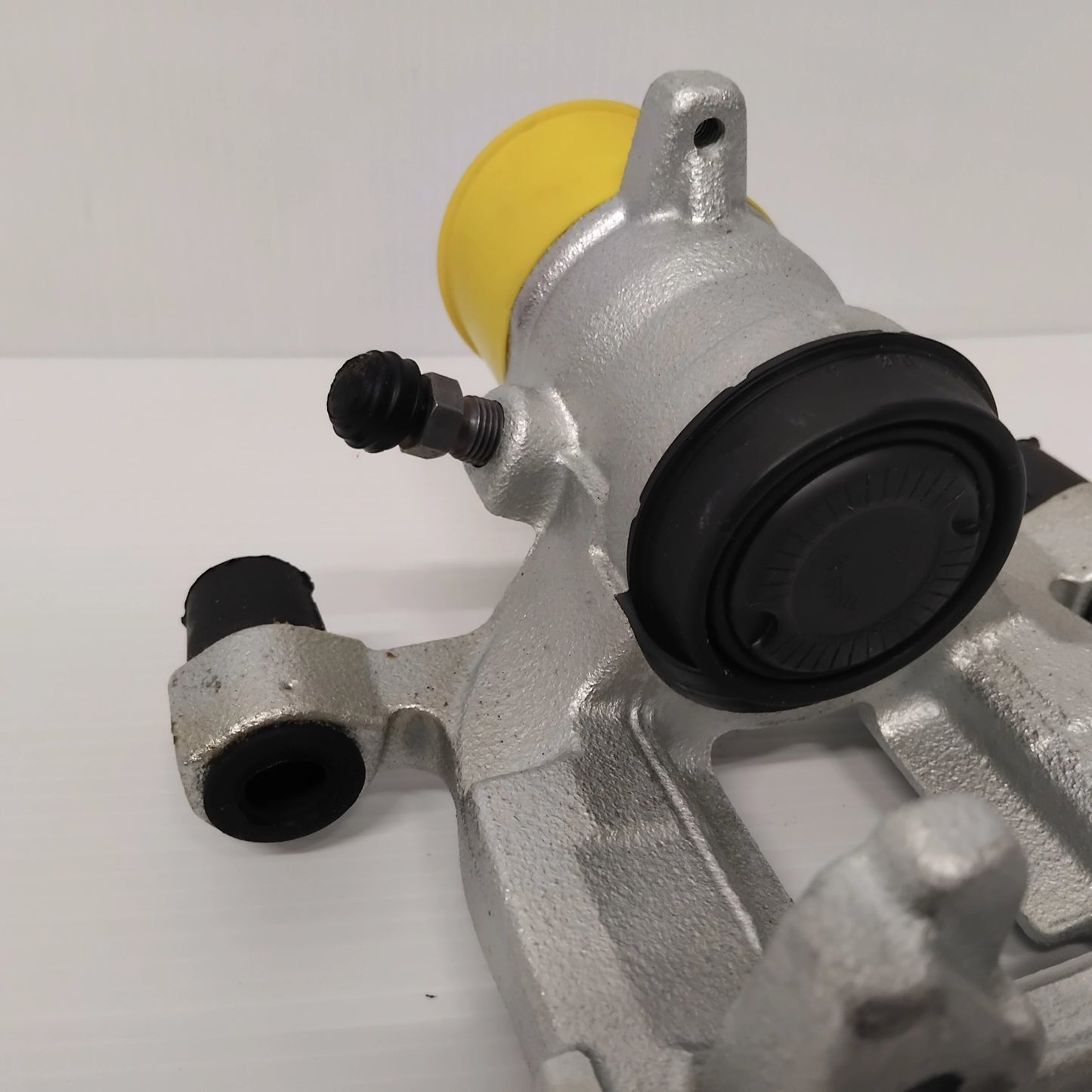 Genuine Rear Right Brake Caliper - Ford Moneo 2014-2022 | 2208756