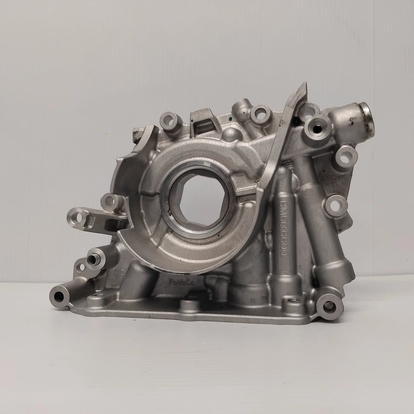 Genuine Oil Pump - Ford Fiesta / Focus / Kuga / Mondeo | 1841658
