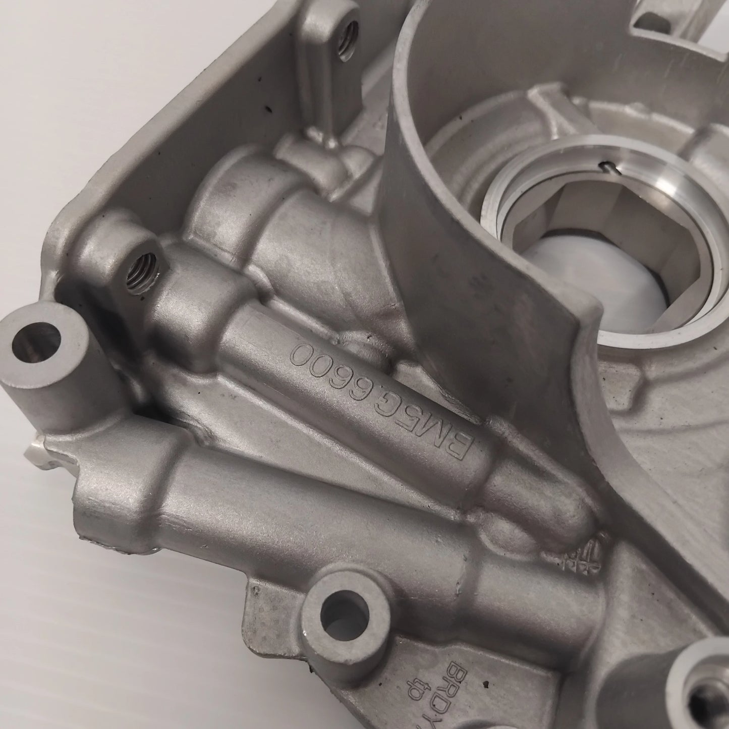 Genuine Oil Pump - Ford Fiesta / Focus / Kuga / Mondeo | 1841658