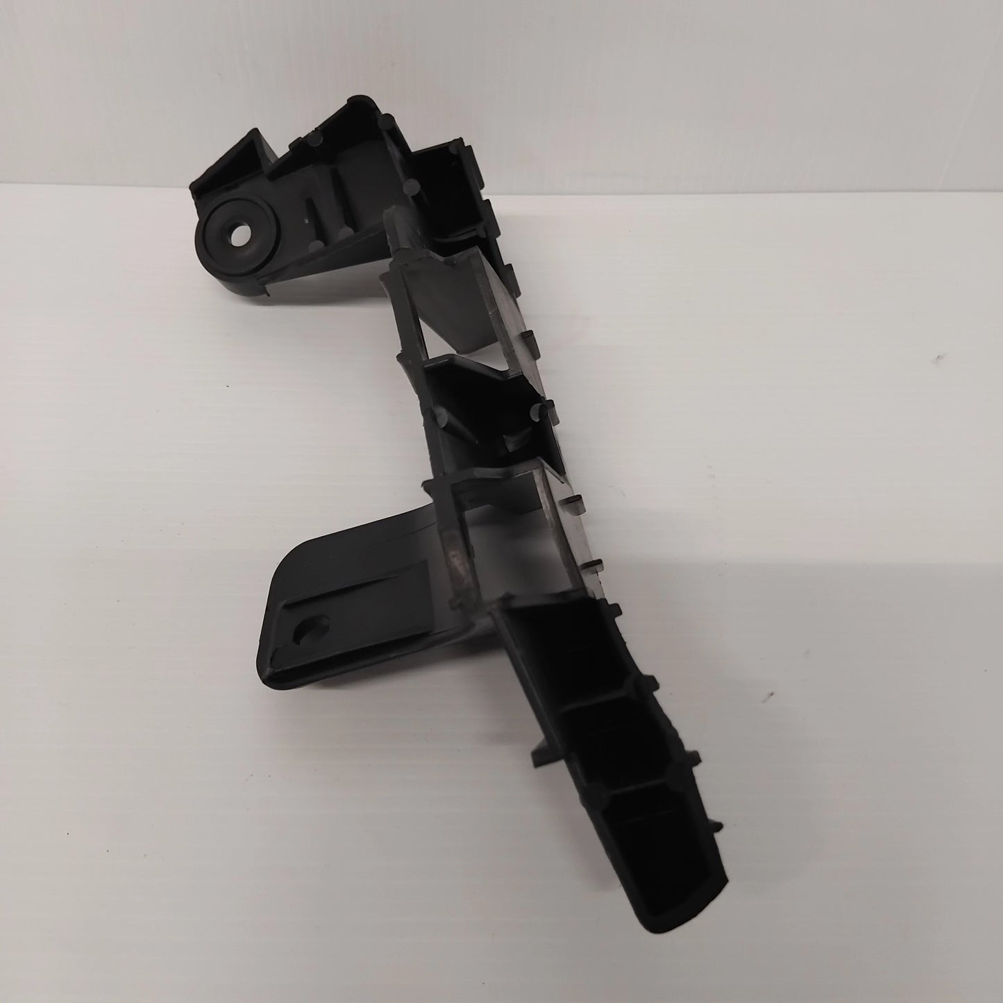 Genuine Left Rear Bumper Bracket - SEAT Leon 2006-2013 | 1P0807377