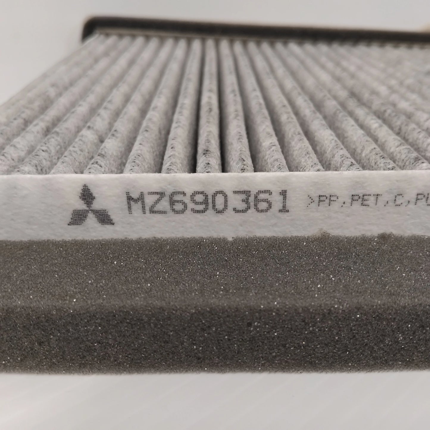 Genuine Mitsubishi Air Refresher Assy | MZ690361