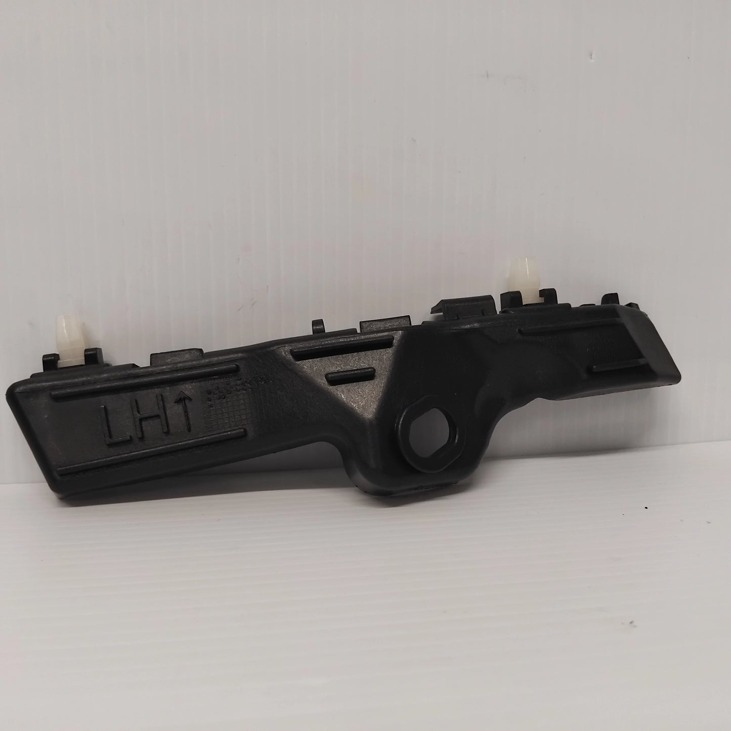 Genuine Front Left Fender Bracket - Kia Sorento 2012-2014 | 865132P500