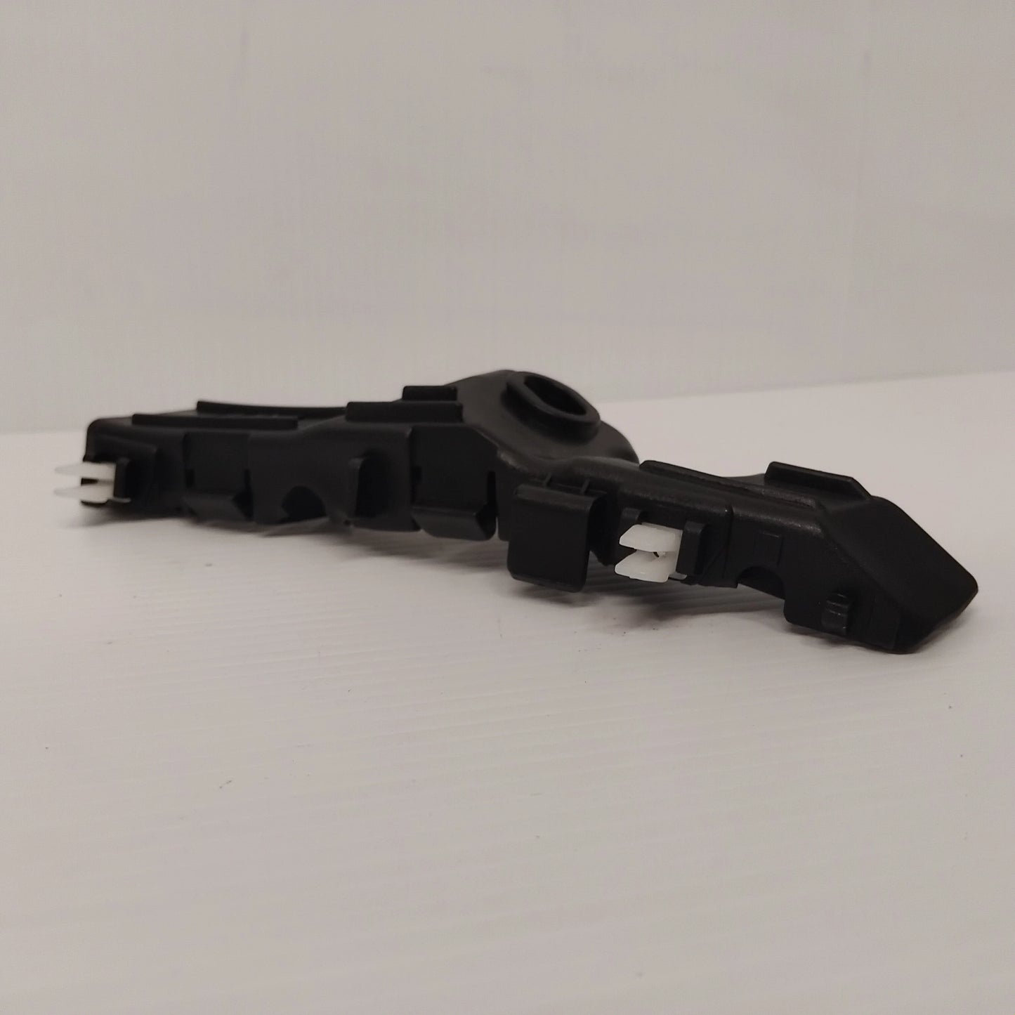 Genuine Front Right Fender Bracket - Kia Sorento 2012-2014 | 865142P500