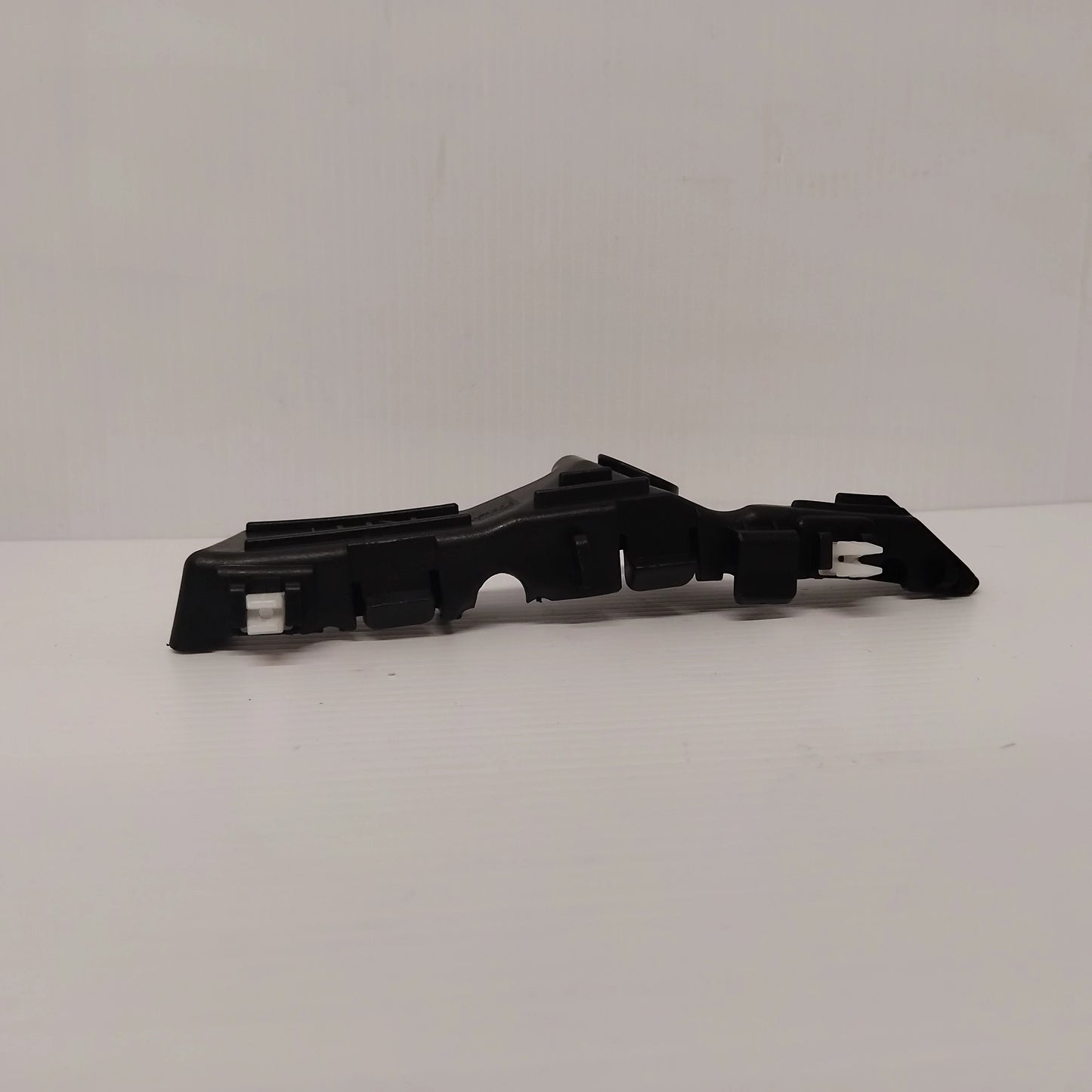 Genuine Front Right Fender Bracket - Kia Sorento 2012-2014 | 865142P500