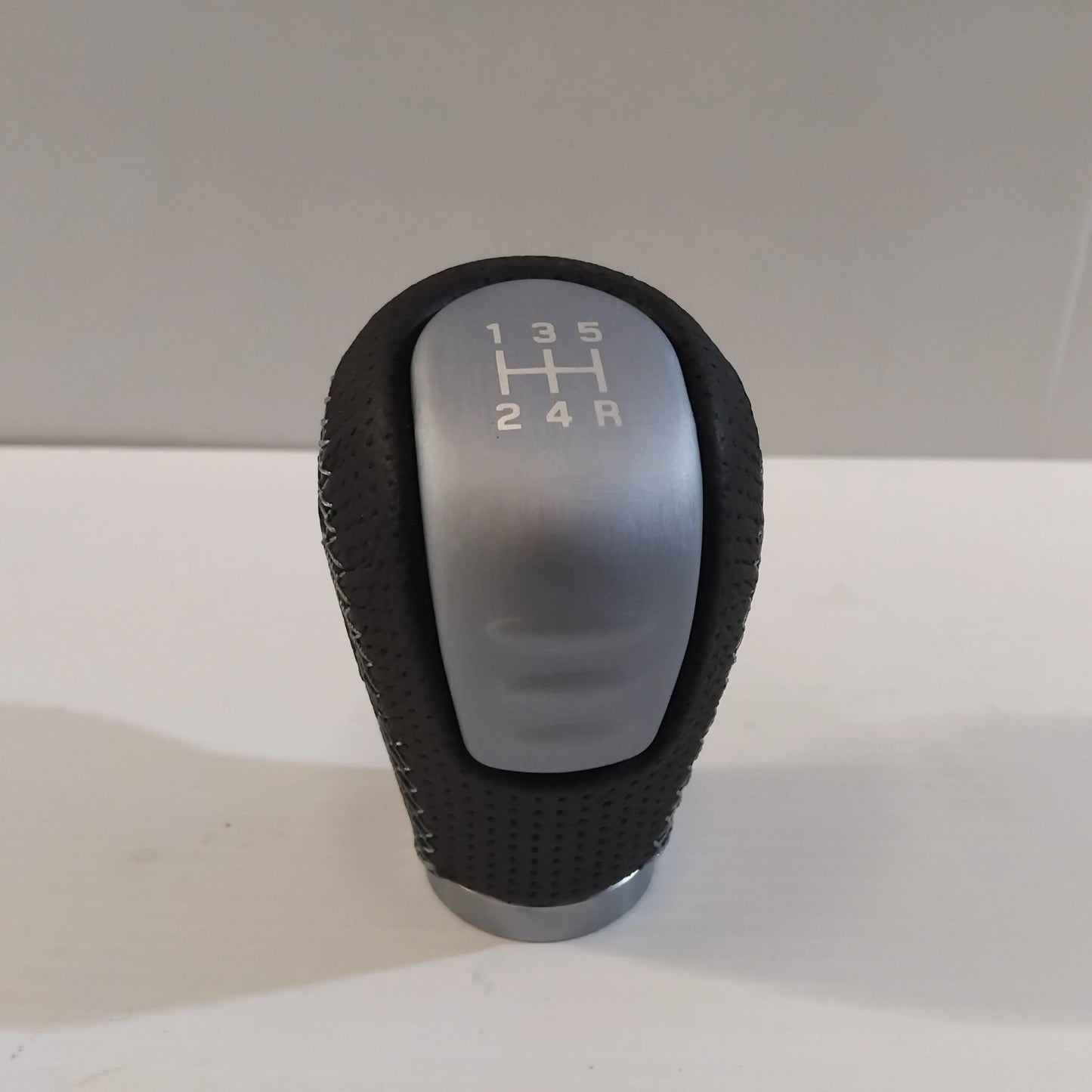 Genuine Leather Gear Knob (5 Speed) - Suzuki Vitara - Black And Blue | 990E0-54P36-BLU
