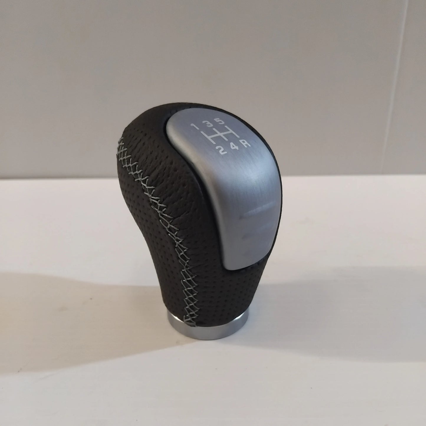 Genuine Leather Gear Knob (5 Speed) - Suzuki Vitara - Black And Blue | 990E0-54P36-BLU