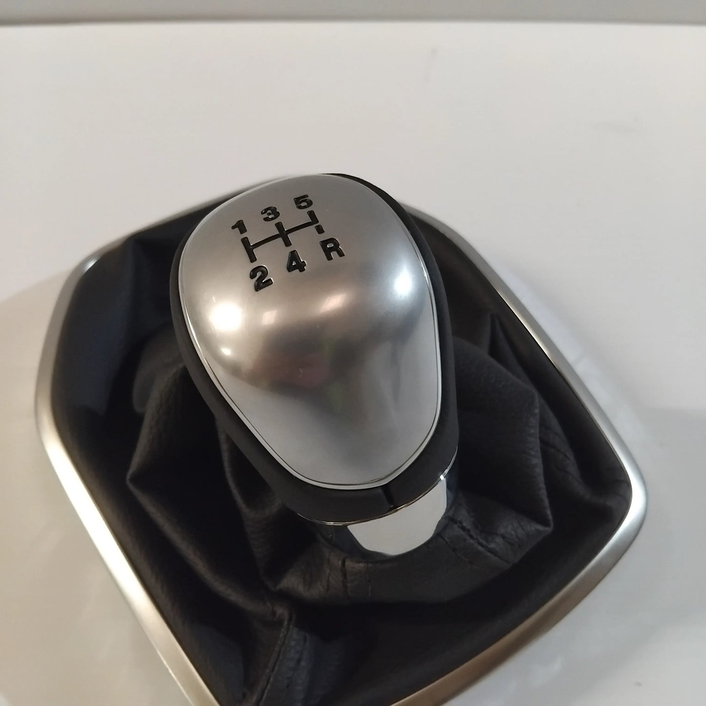 Genuine Gear Knob and Gaiter - Satin Chrome - Ford Fiesta 2013-2019 | 2032472