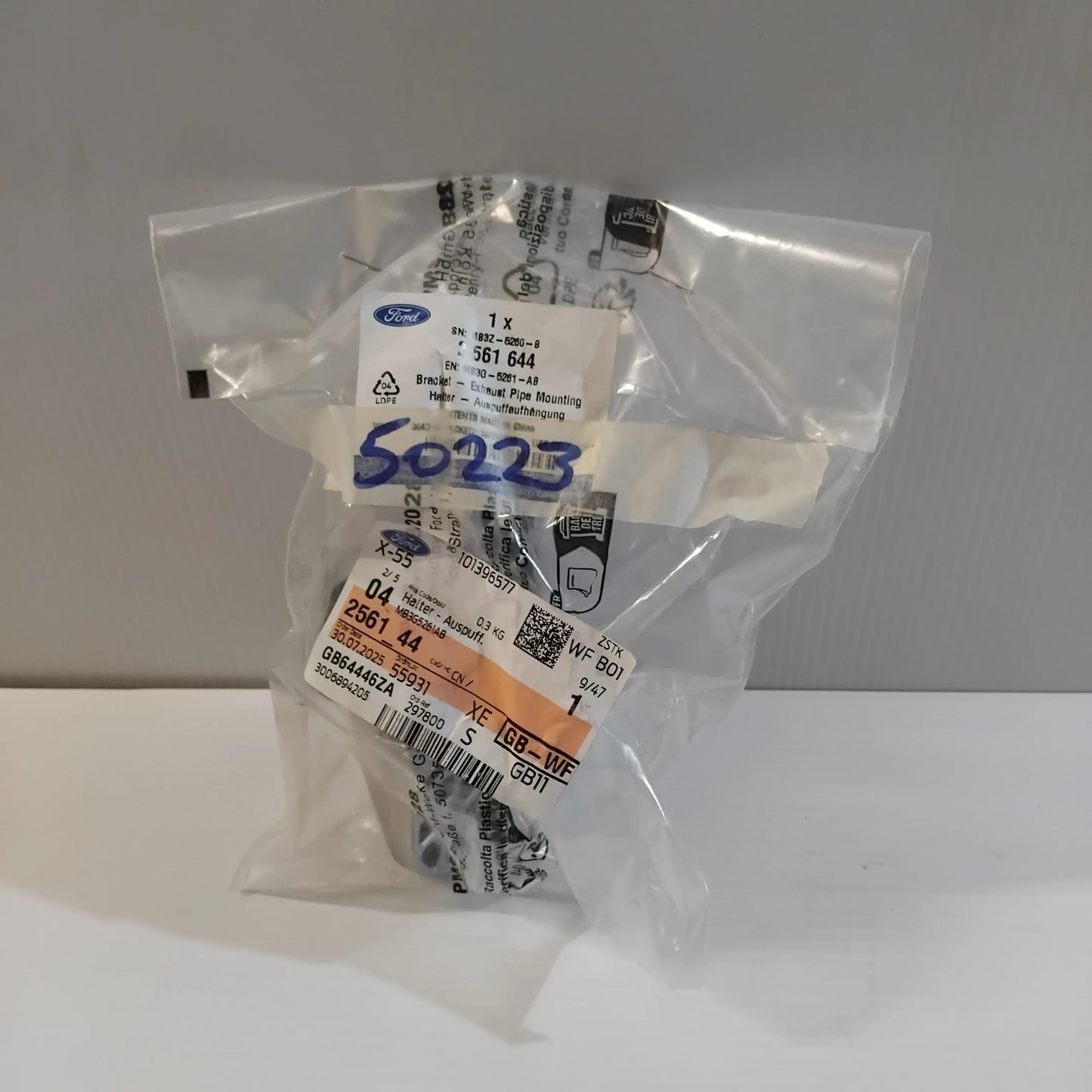 Genuine Exhaust Pipe Mounting Bracket - Ford Ranger 2022- | 2561644