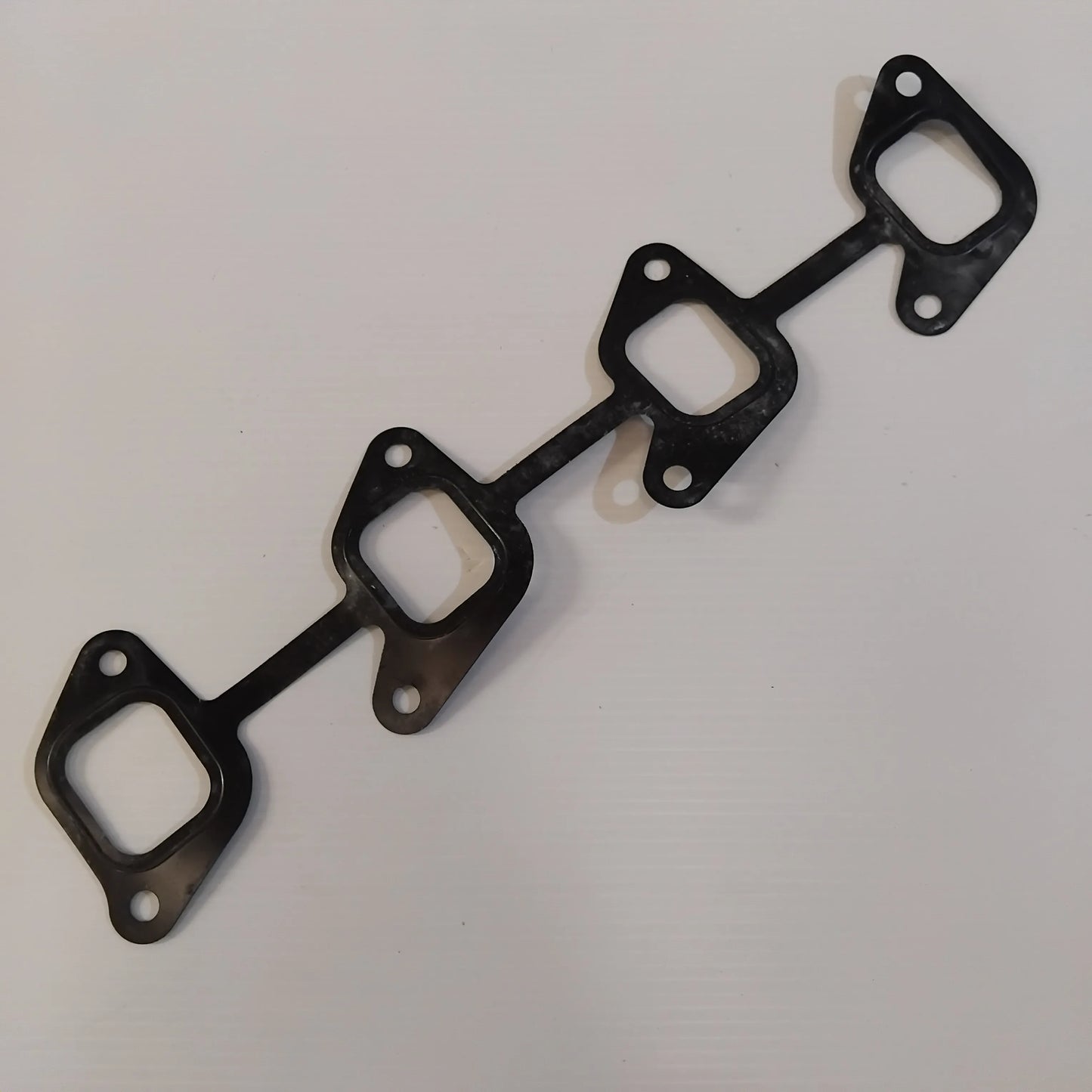 Genuine Manifold Intake Gasket - Ford Transit 1985-2000 2.5 Diesel | 1049570