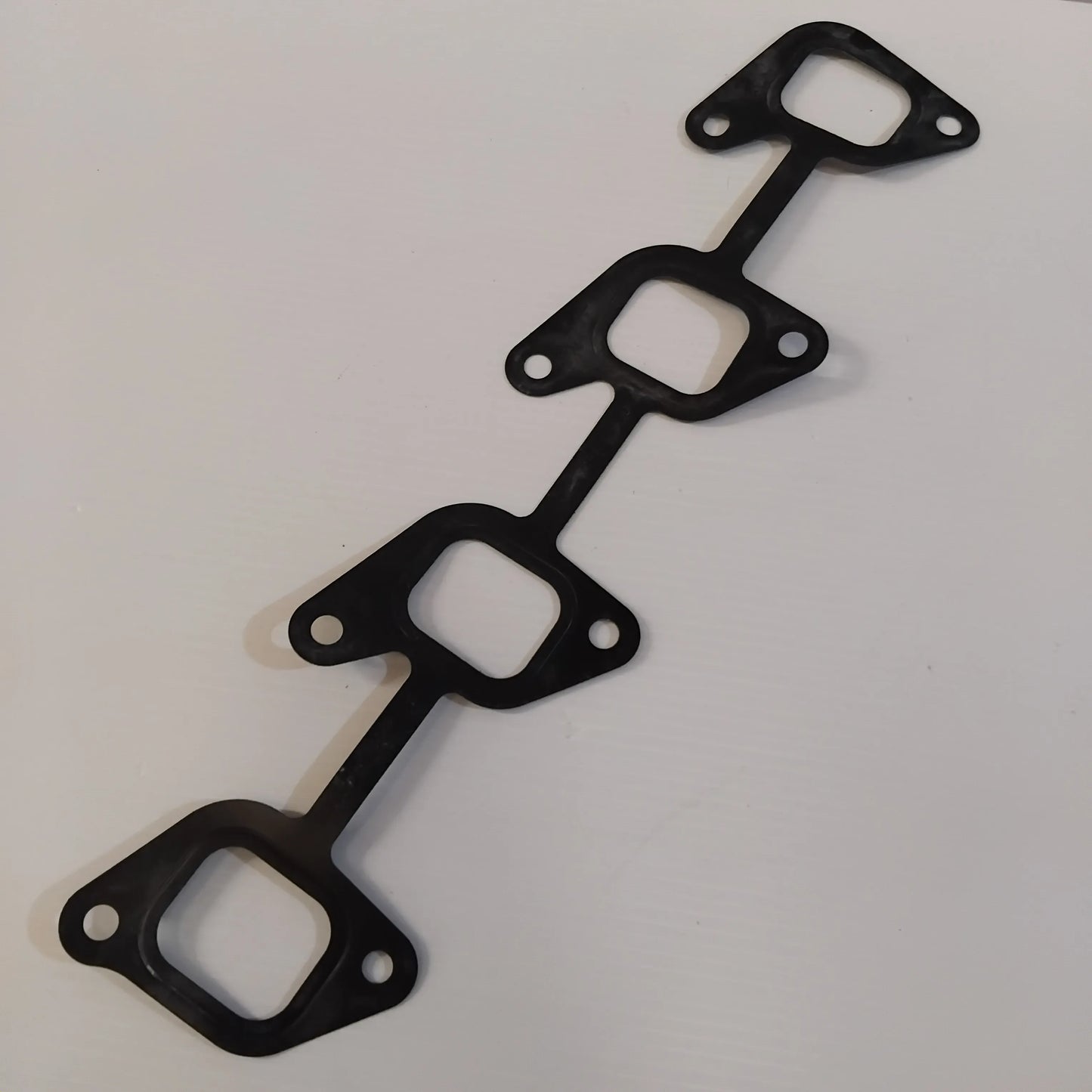 Genuine Manifold Intake Gasket - Ford Transit 1985-2000 2.5 Diesel | 1049570