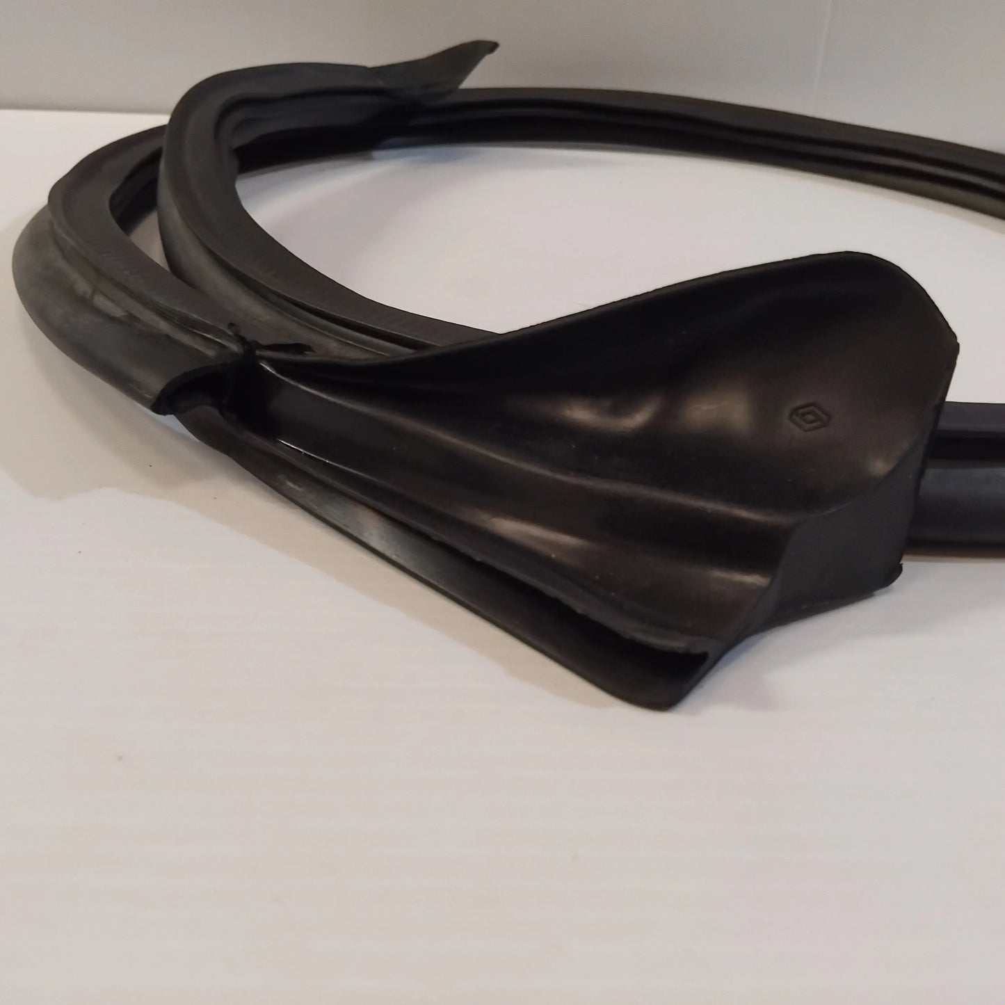 Genuine Renault Seal Lh  C2 | 77 00 843 232