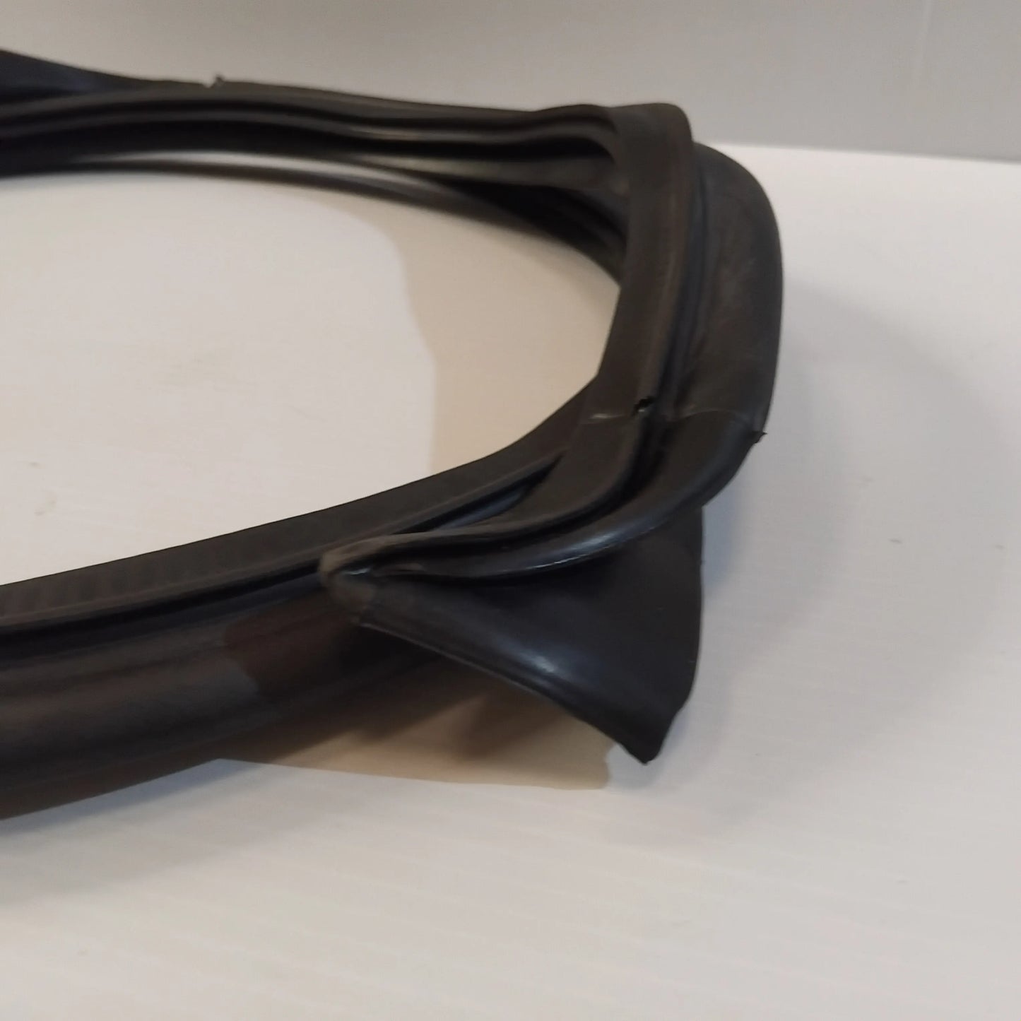 Genuine Renault Seal Lh  C2 | 77 00 843 232