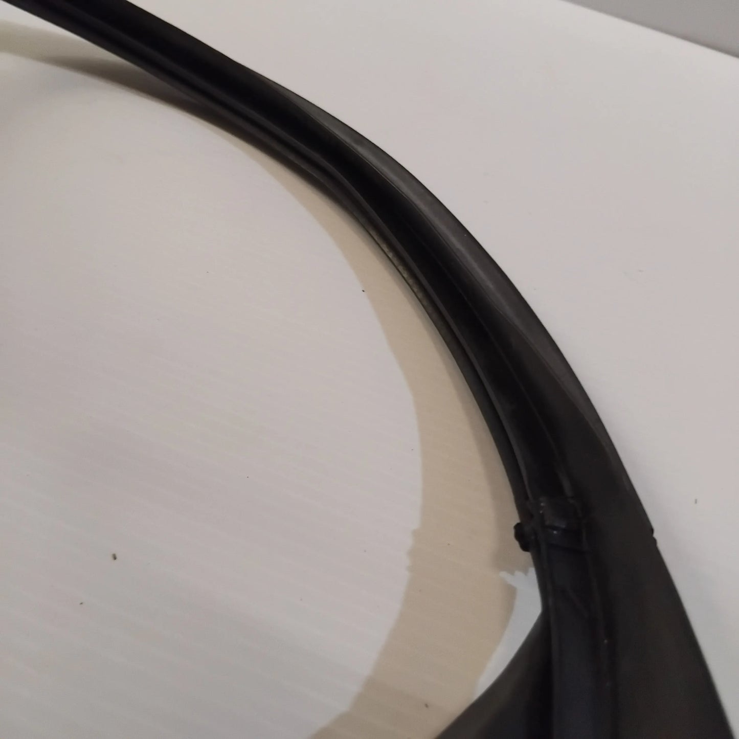 Genuine Renault Seal Lh  C2 | 77 00 843 232