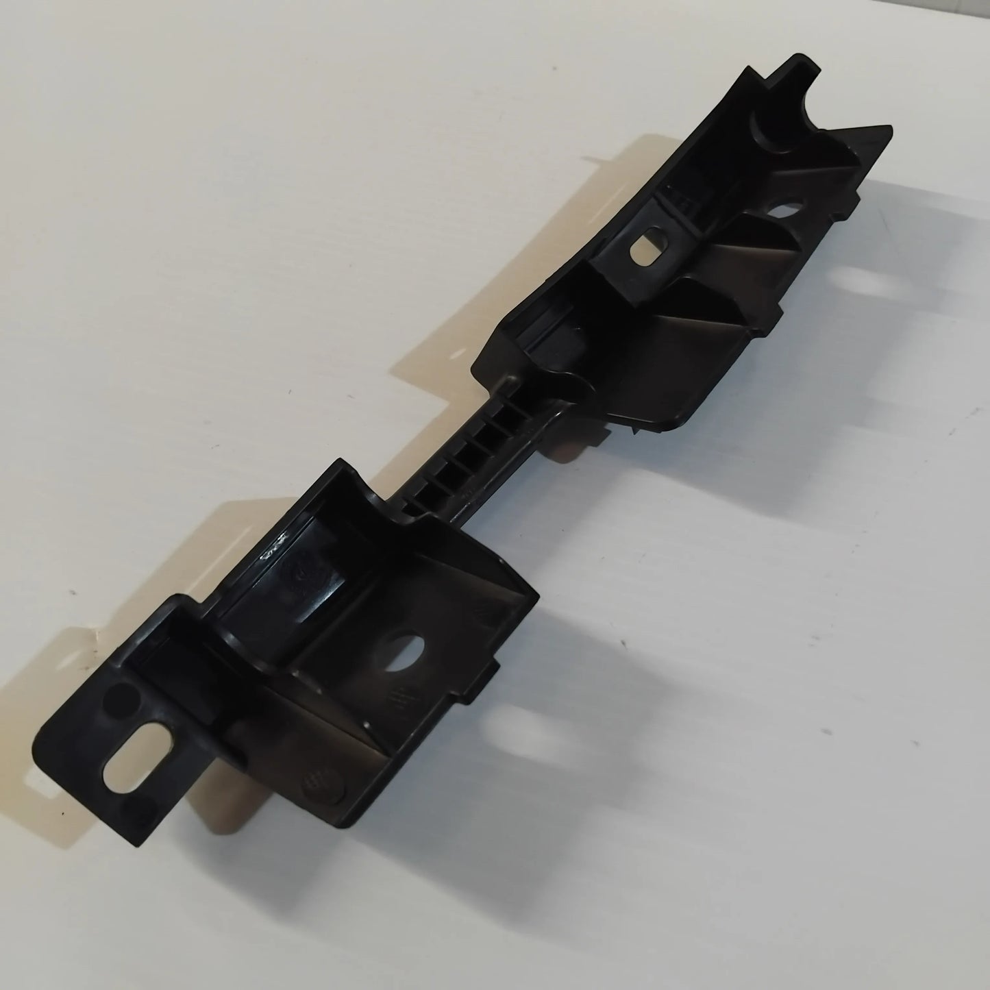 Genuine Right "A" Pillar Bracket - Ford Mustang 2015-2023 | 5354292