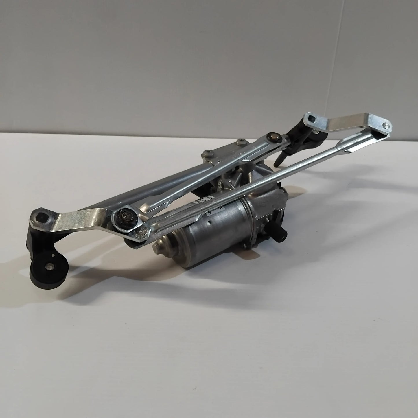Genuine Wiper Motor - Vauxhall Corsa D 2007-2014 RHD | 13372899
