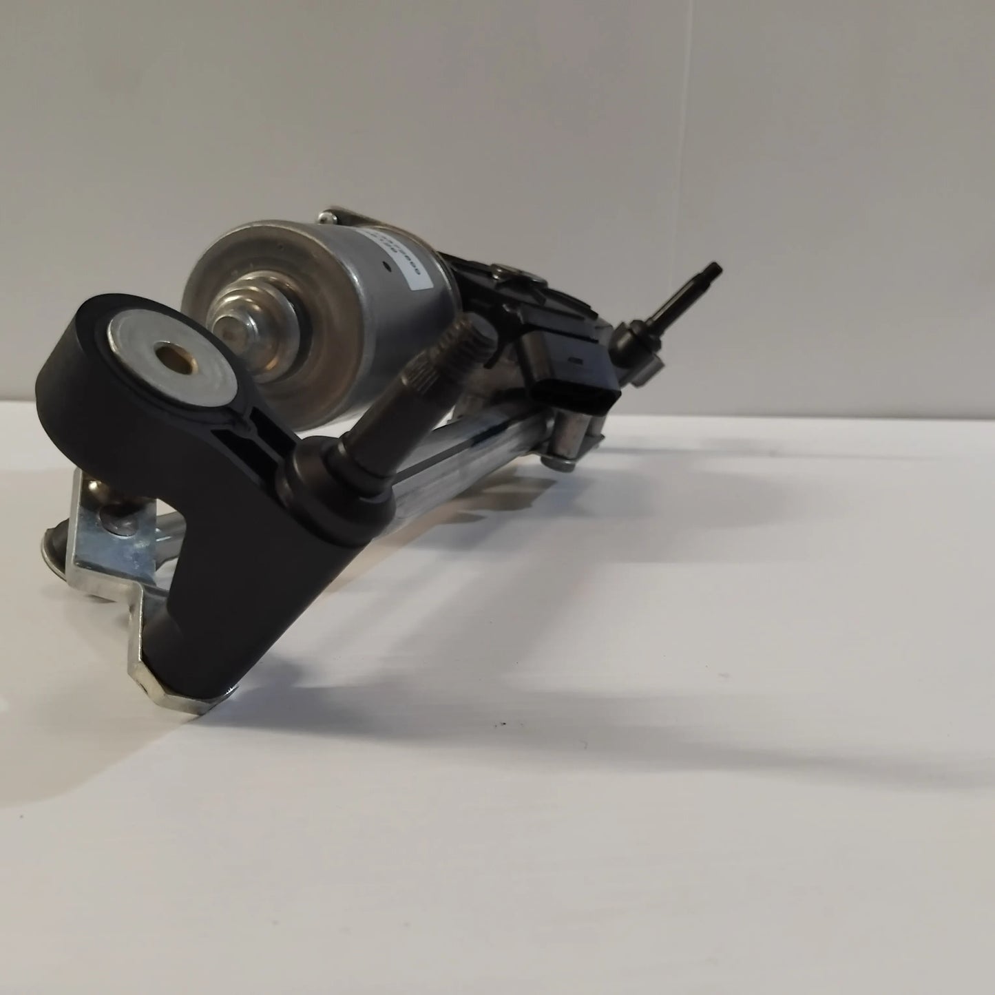 Genuine Wiper Motor - Vauxhall Corsa D 2007-2014 RHD | 13372899