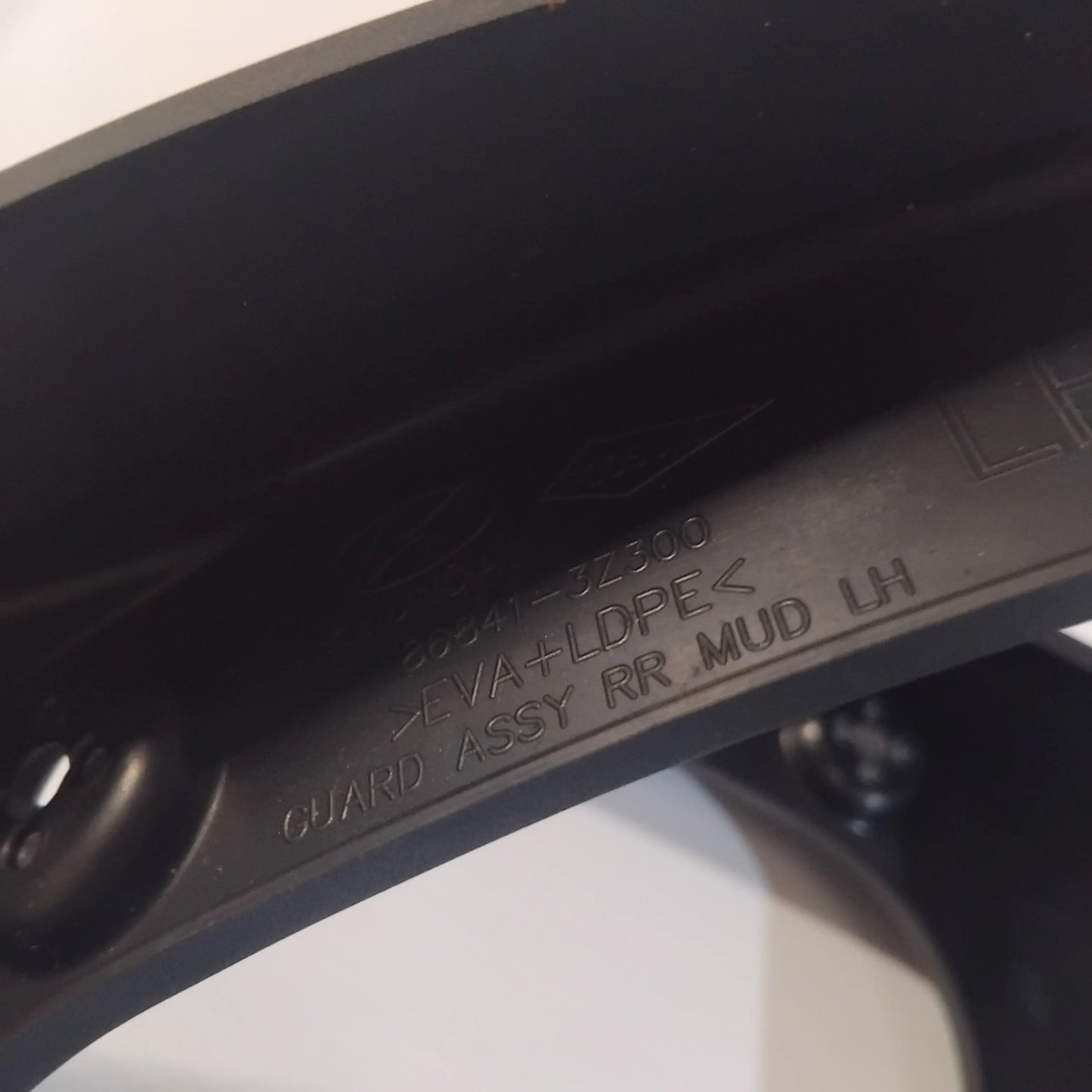 Genuine Hyundai Mud Guard Kit | 3ZF46AC400