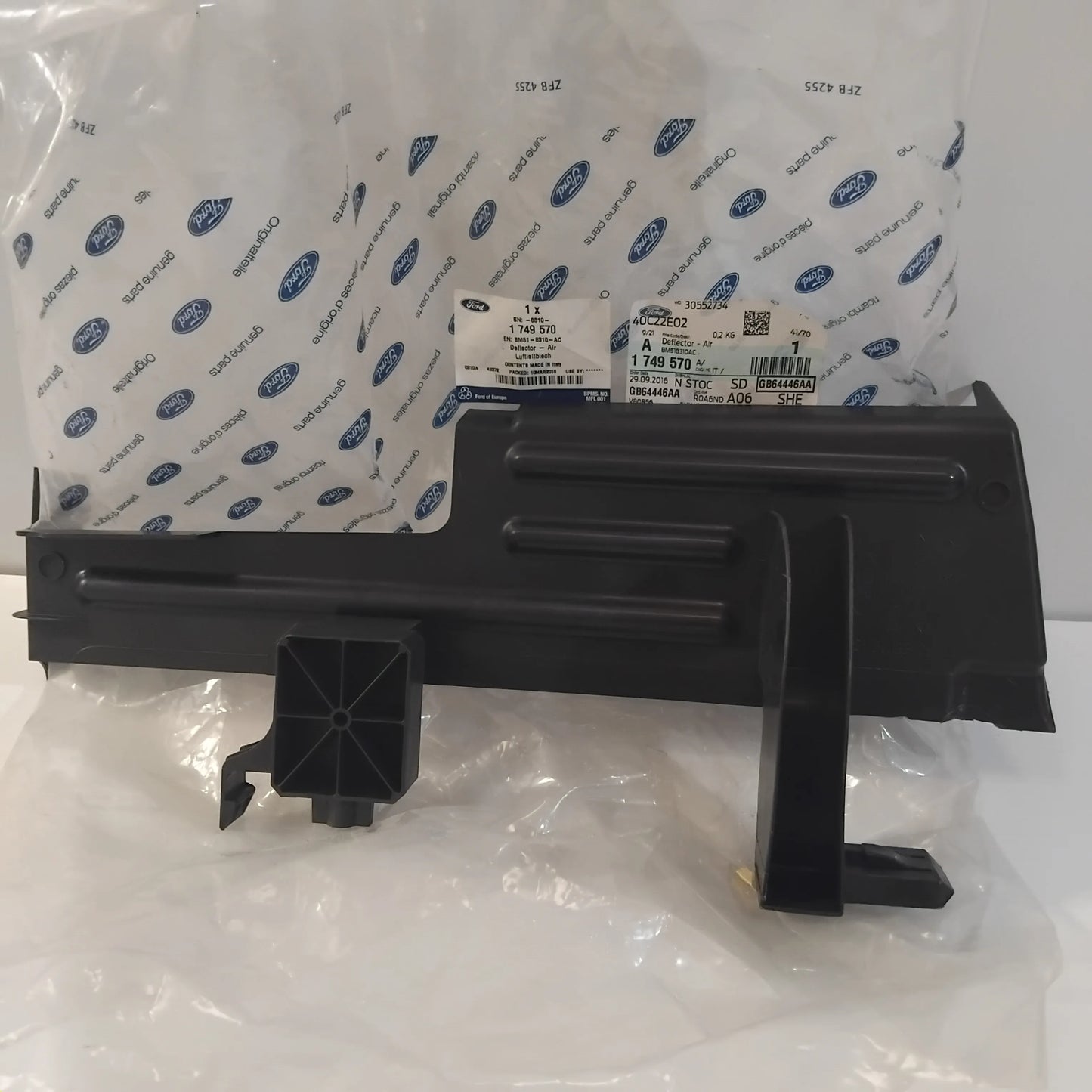 Genuine Right Fender Air Deflector - Ford Focus 2011-2019 | 1749570
