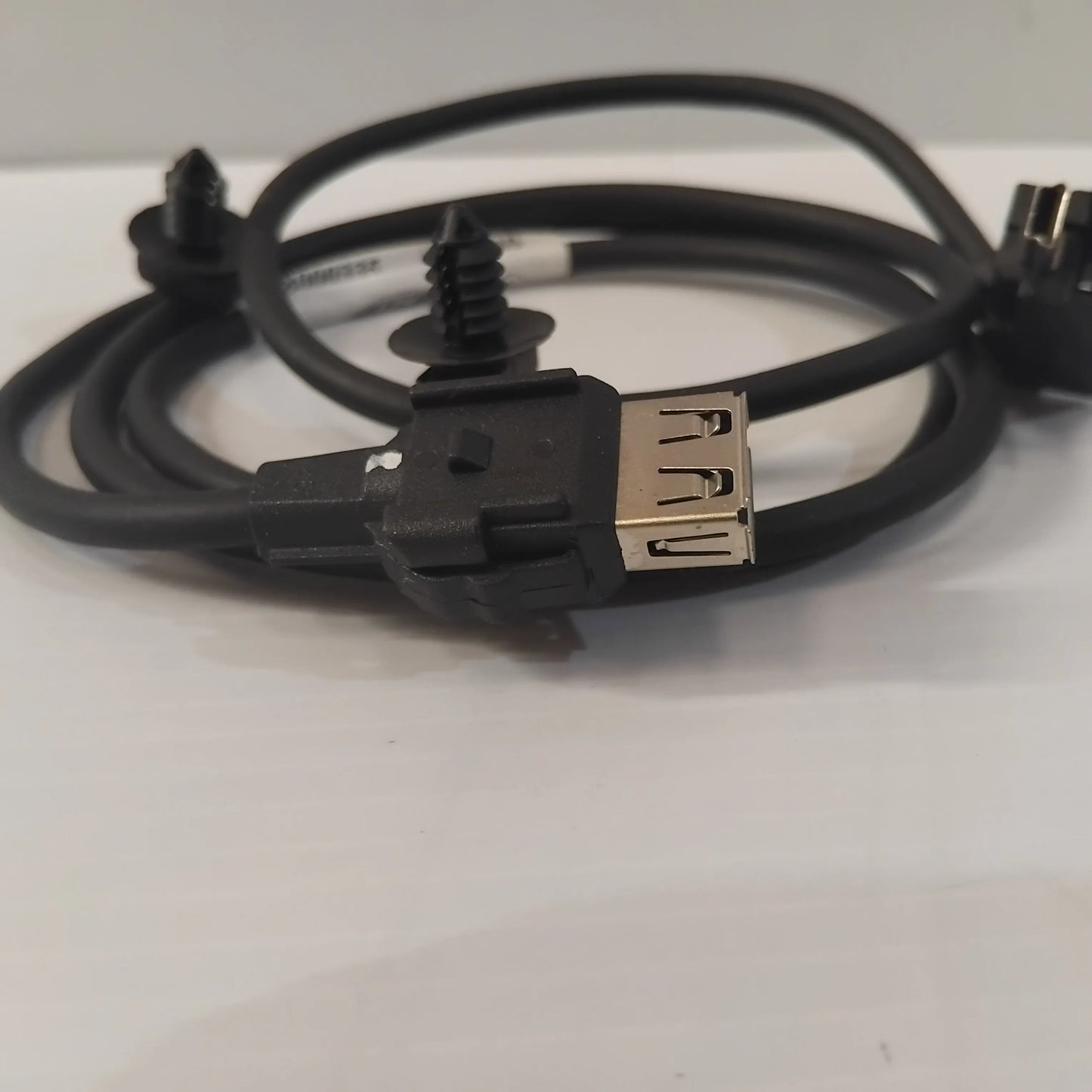 Genuine Centre Console USB Cable - Ford Focus 2011-2015 | 1820616