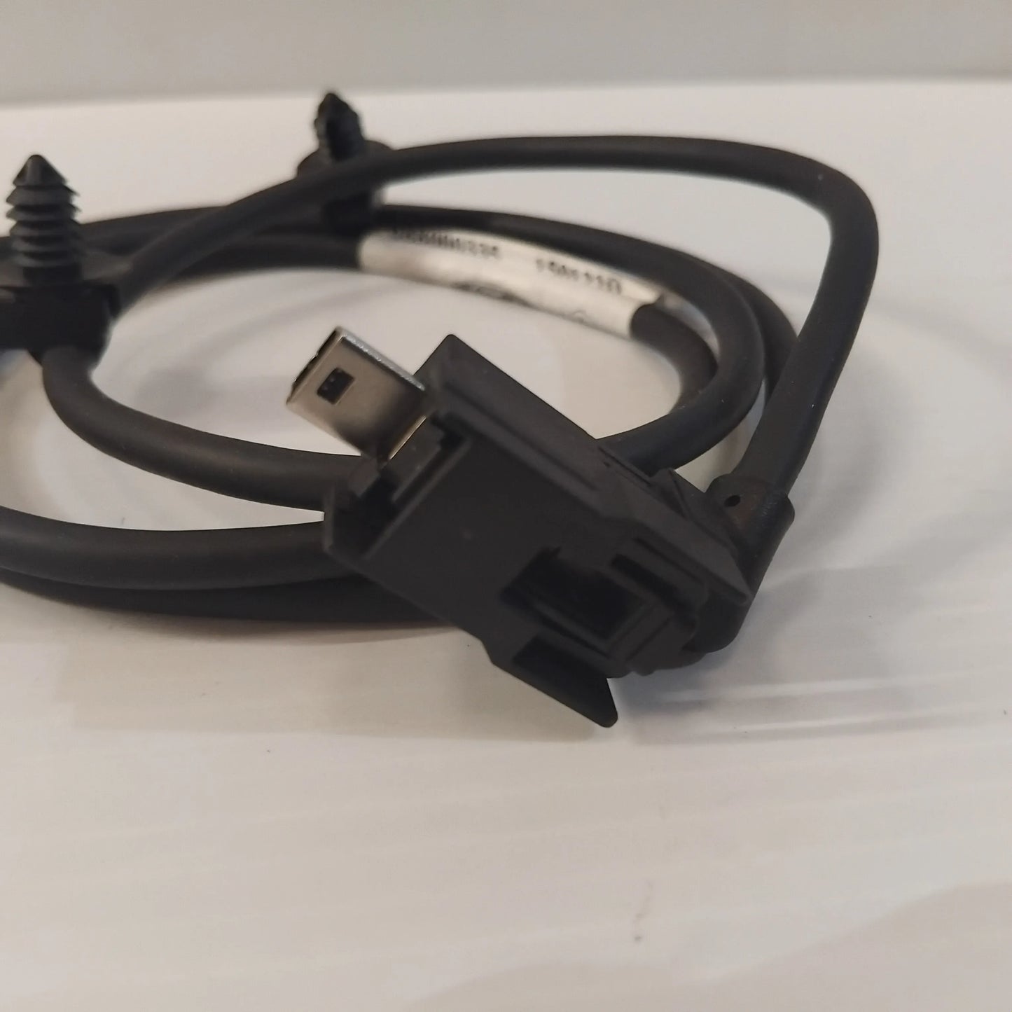 Genuine Centre Console USB Cable - Ford Focus 2011-2015 | 1820616