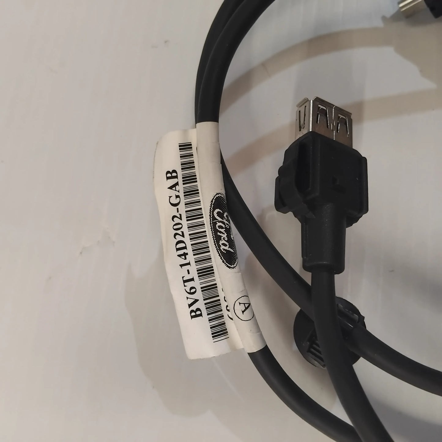 Genuine Centre Console USB Cable - Ford Focus 2011-2015 | 1820616