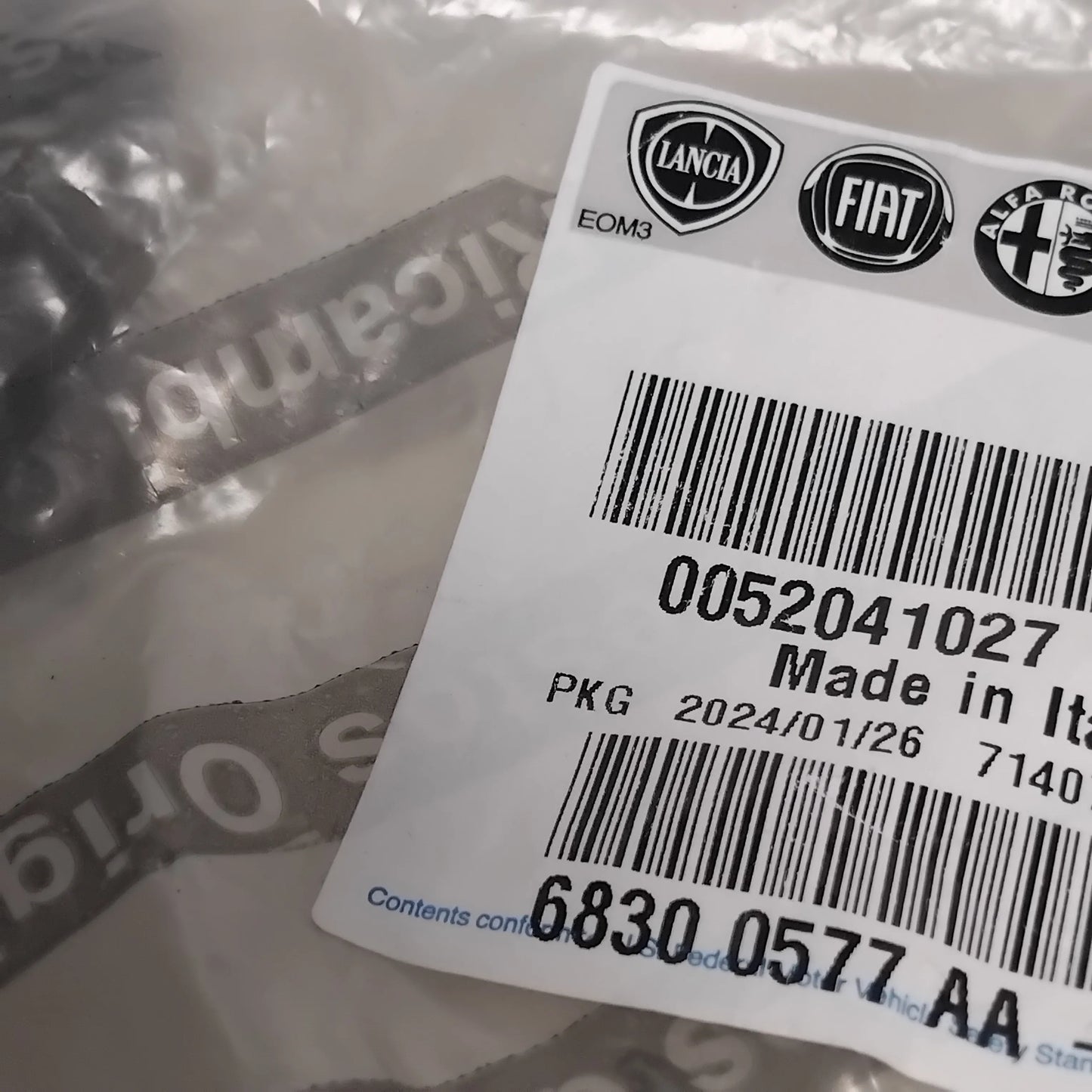 Genuine Tailgate Rubber Pad - Fiat 500X / Alfa Romeo Stelvio | 52041027