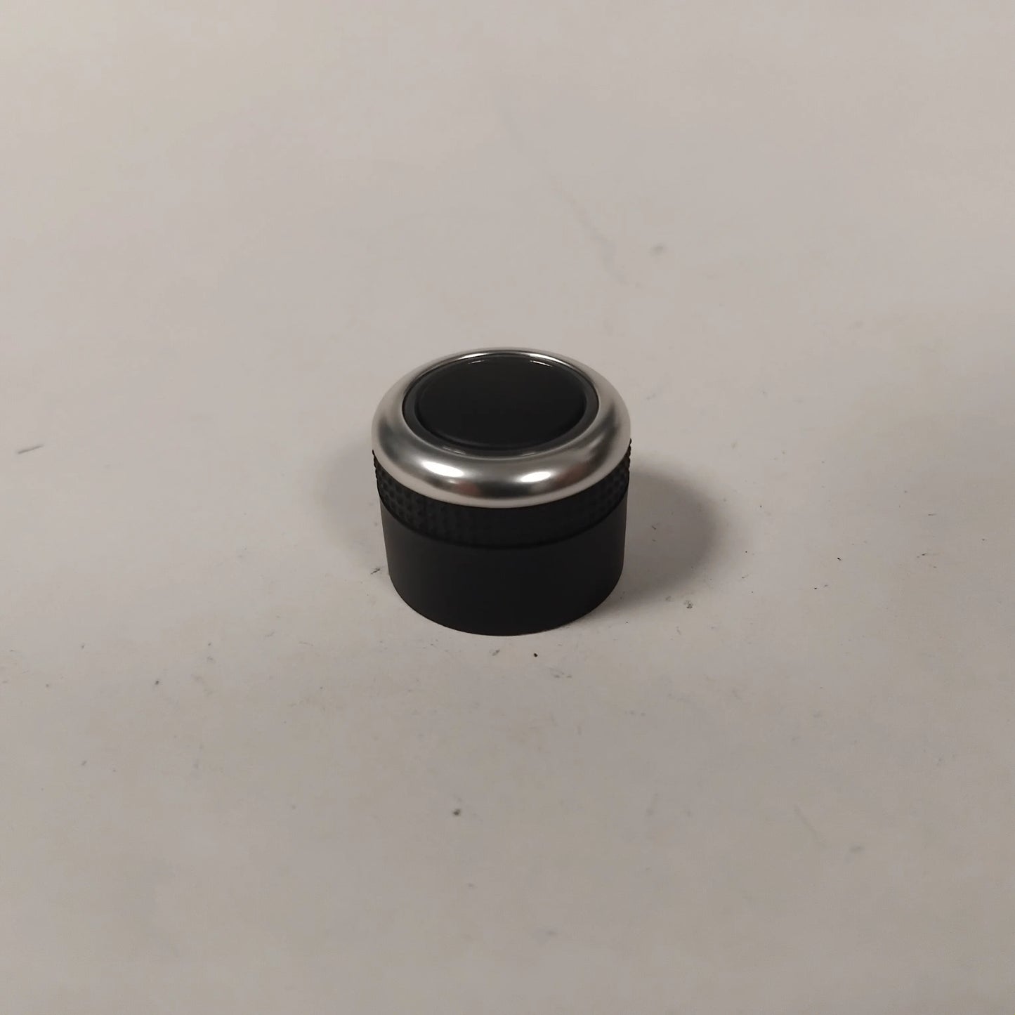 Genuine Hyundai Knob-Volume | 96173A6700GU