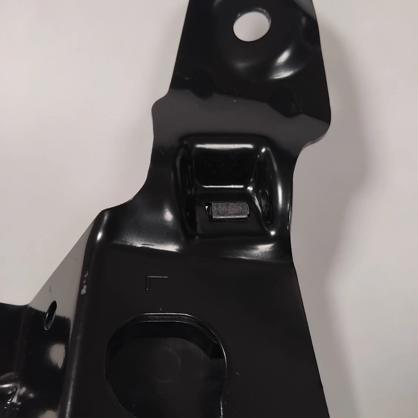Genuine Hyundai Bracket-Barrier Net | 859853Z000