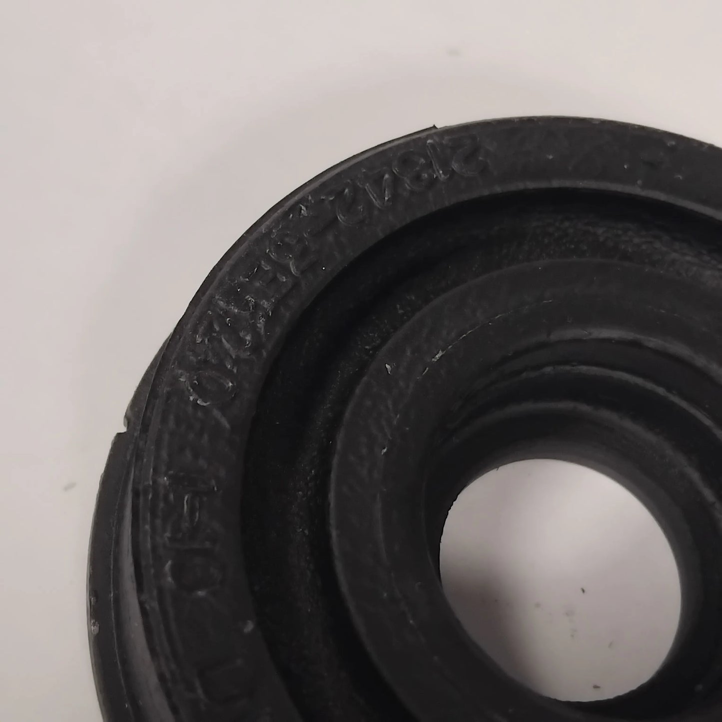 Genuine Kia Rub Diff Mtg-Frt Up. | 218423E520