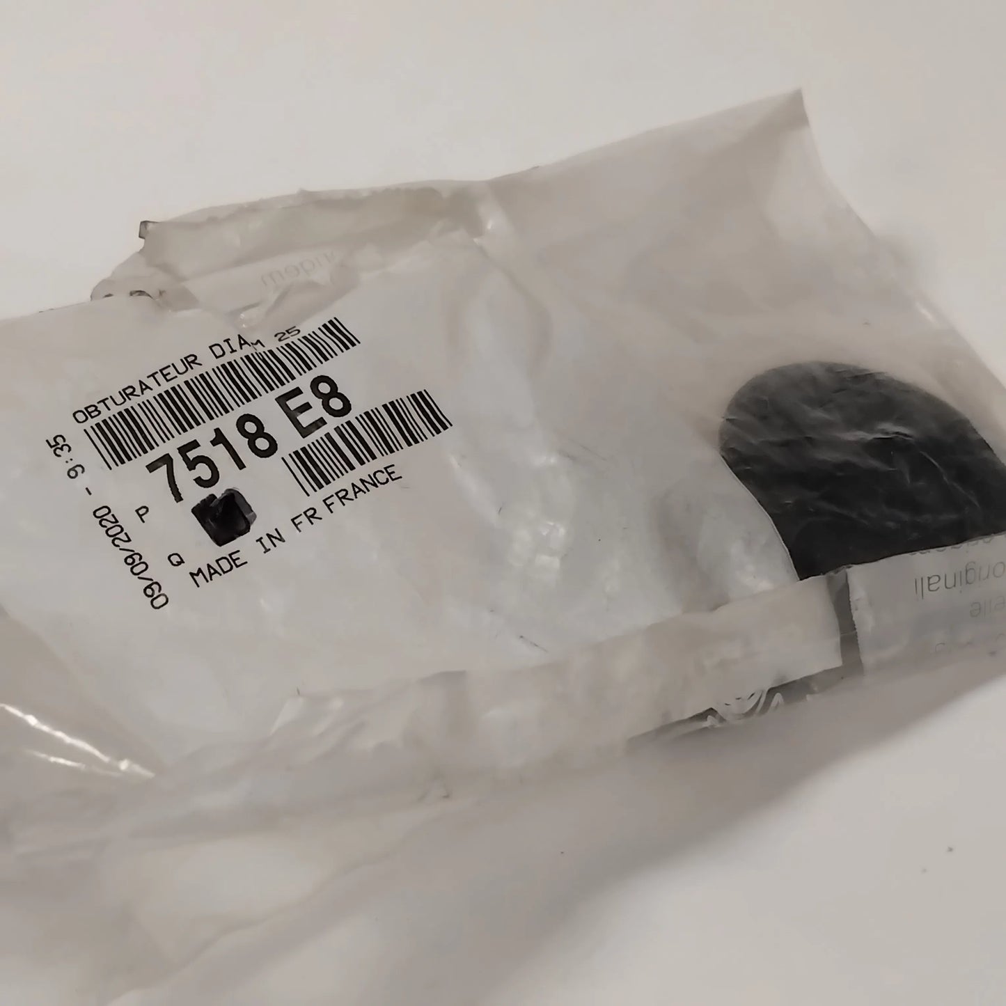 Genuine Peugeot Plug | 7518E8