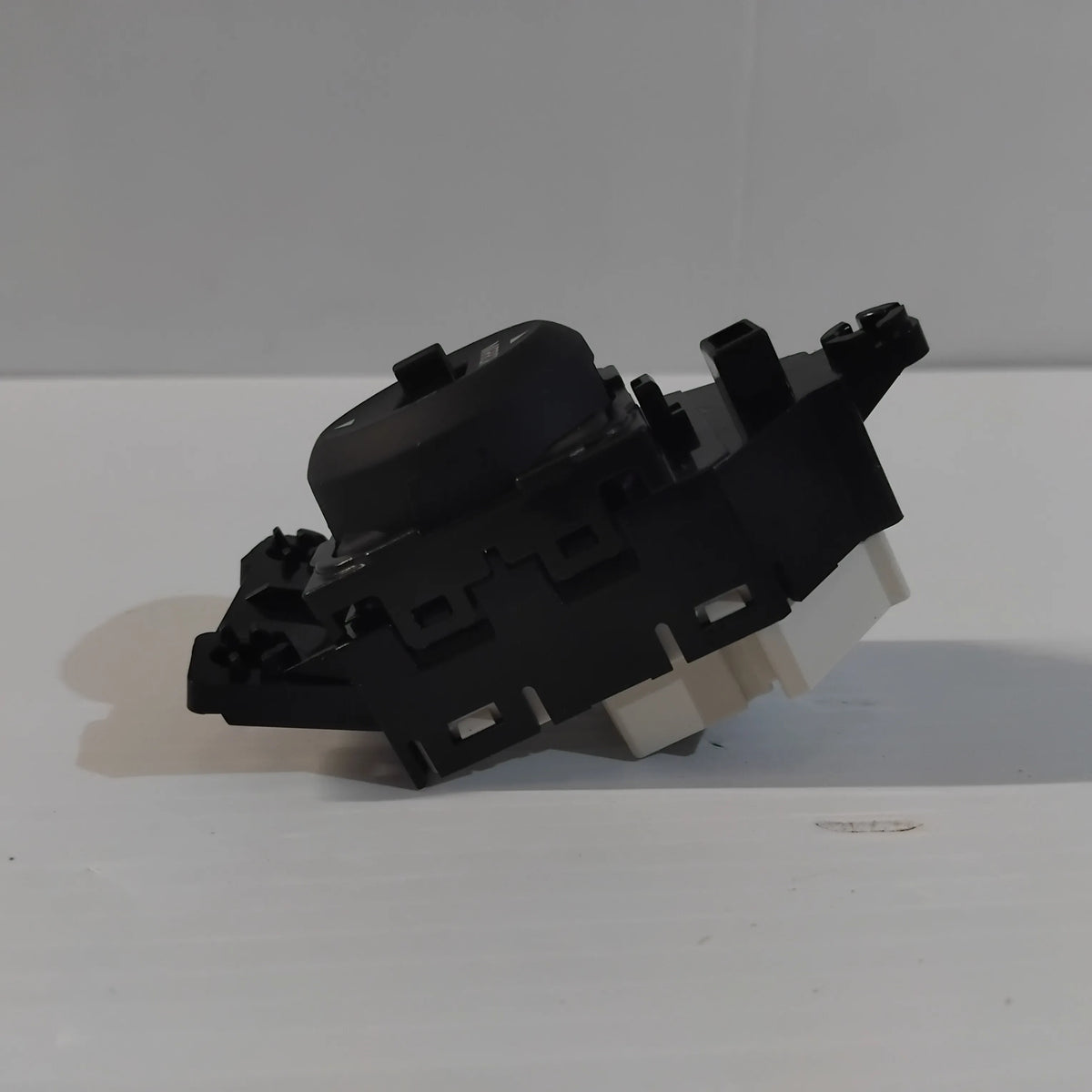 Genuine Kia Switch Assy-Mirror R | 935301Y500