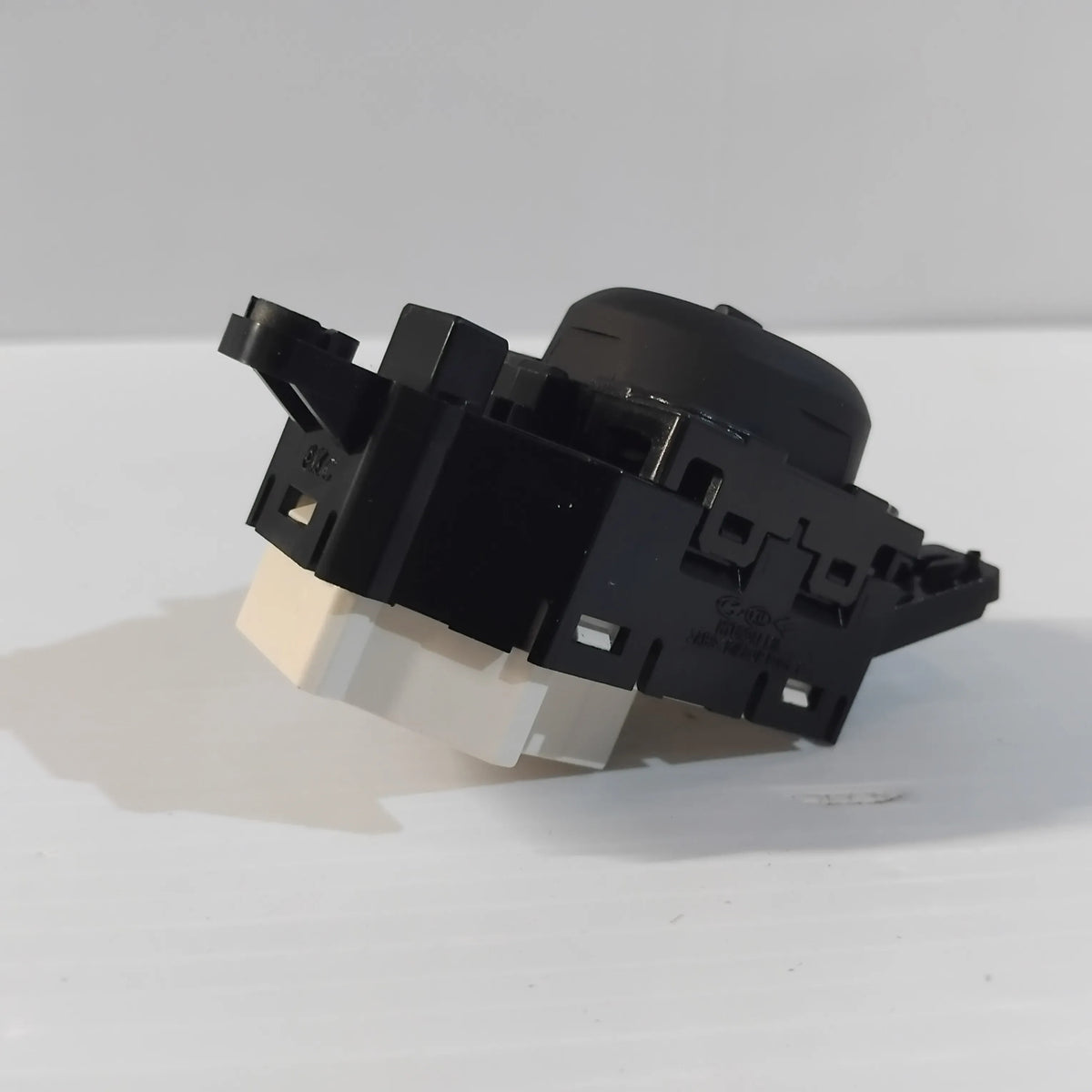 Genuine Kia Switch Assy-Mirror R | 935301Y500