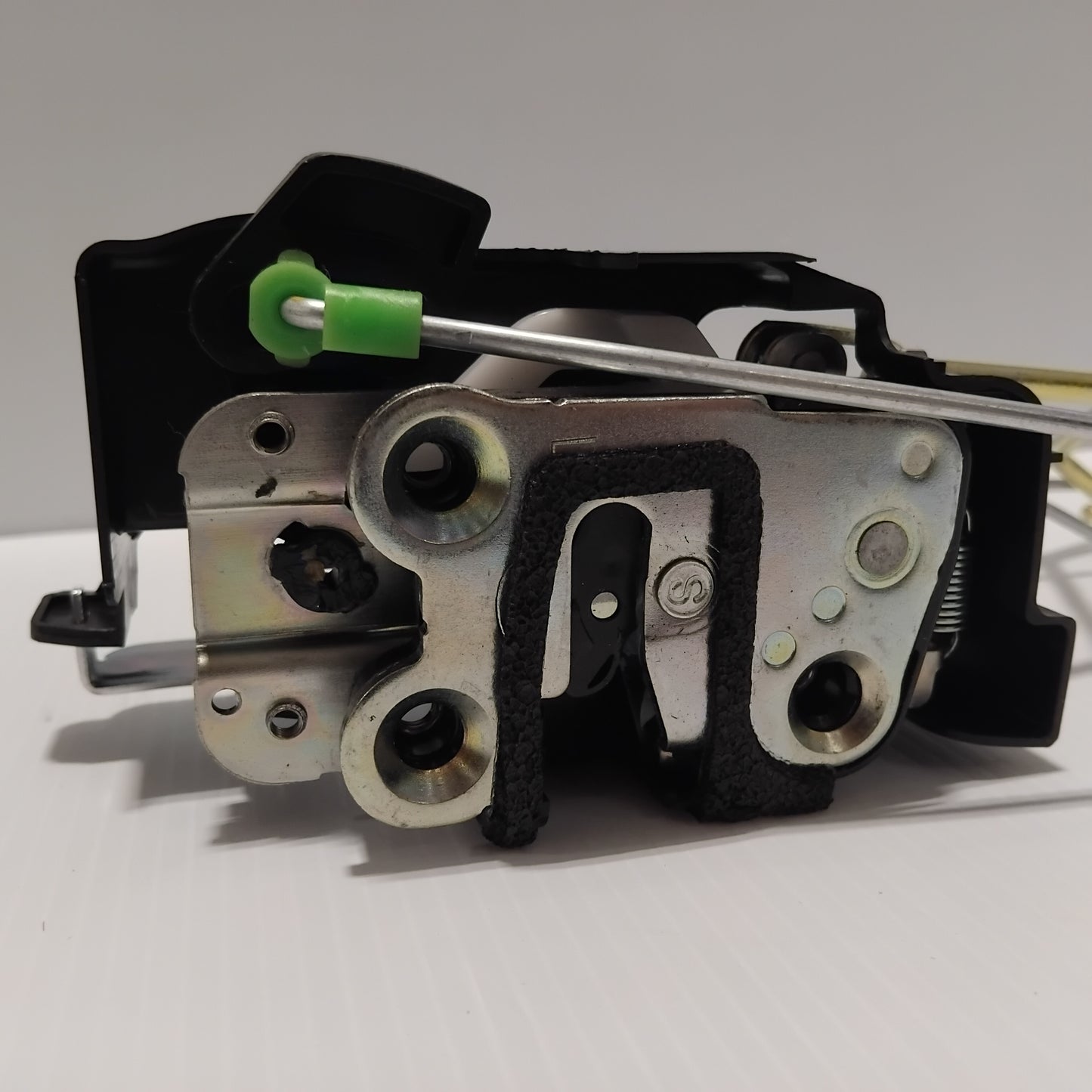 Genuine Kia Latch Assy | 8131007000EQ