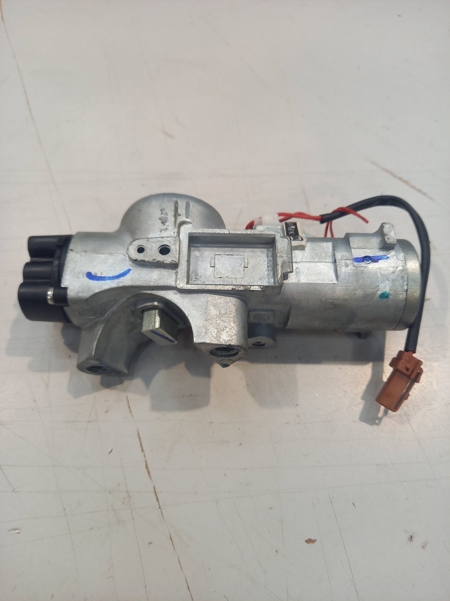 Genuine Nissan Lock Set-Steeri | D87001HAFA