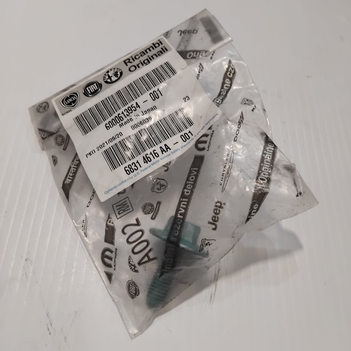 Genuine Front Underbody Screw - Fiat / Abarth 126 Spider 2016-2020 | 6000613954