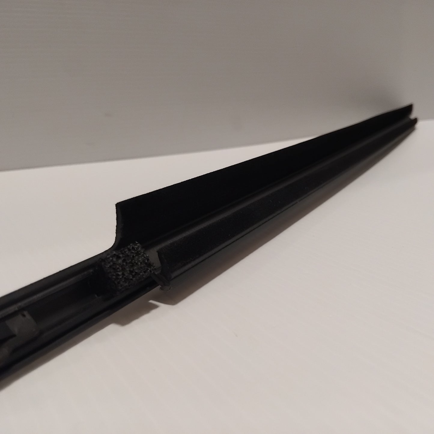 Genuine Hyundai W/Strip Assy-Rr Dr B | 832201J000