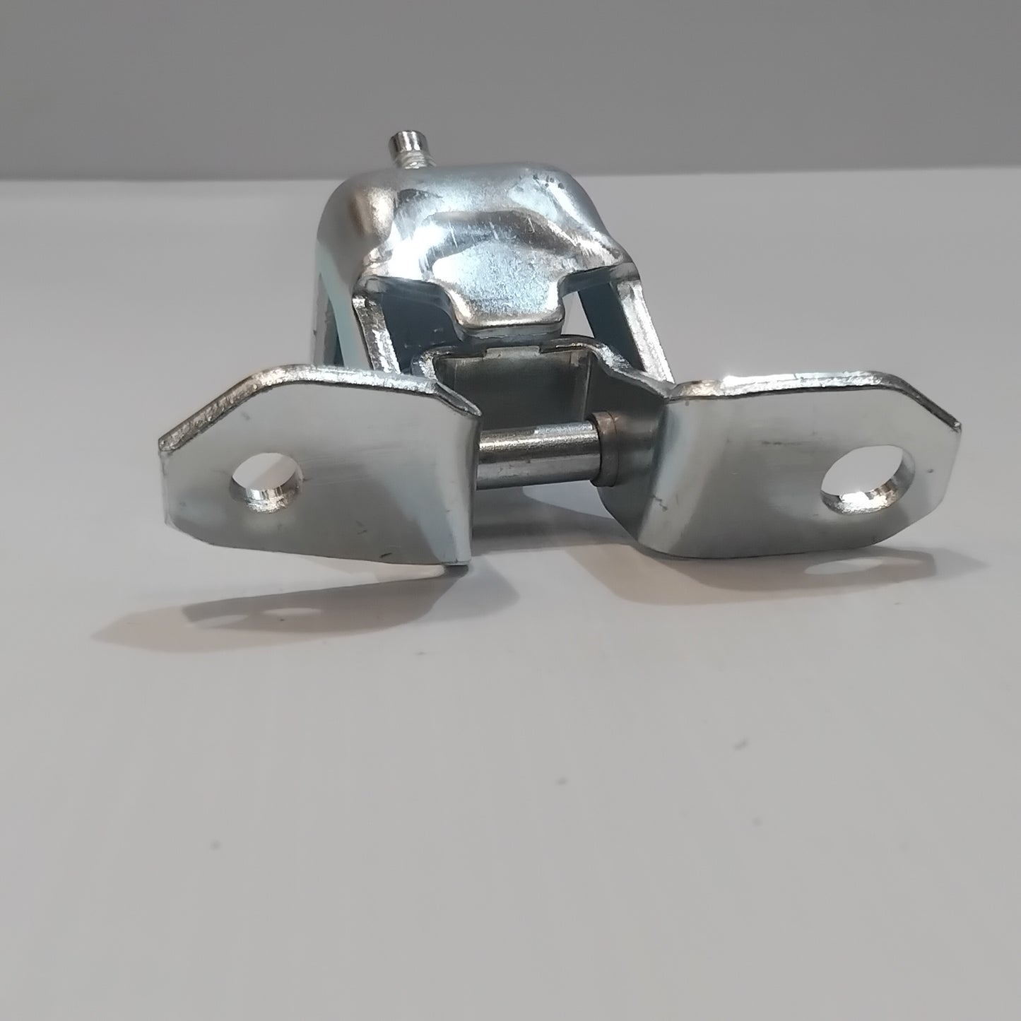 Genuine Suzuki Hinge,Rear Door Rh Az | 69430-68L00-000