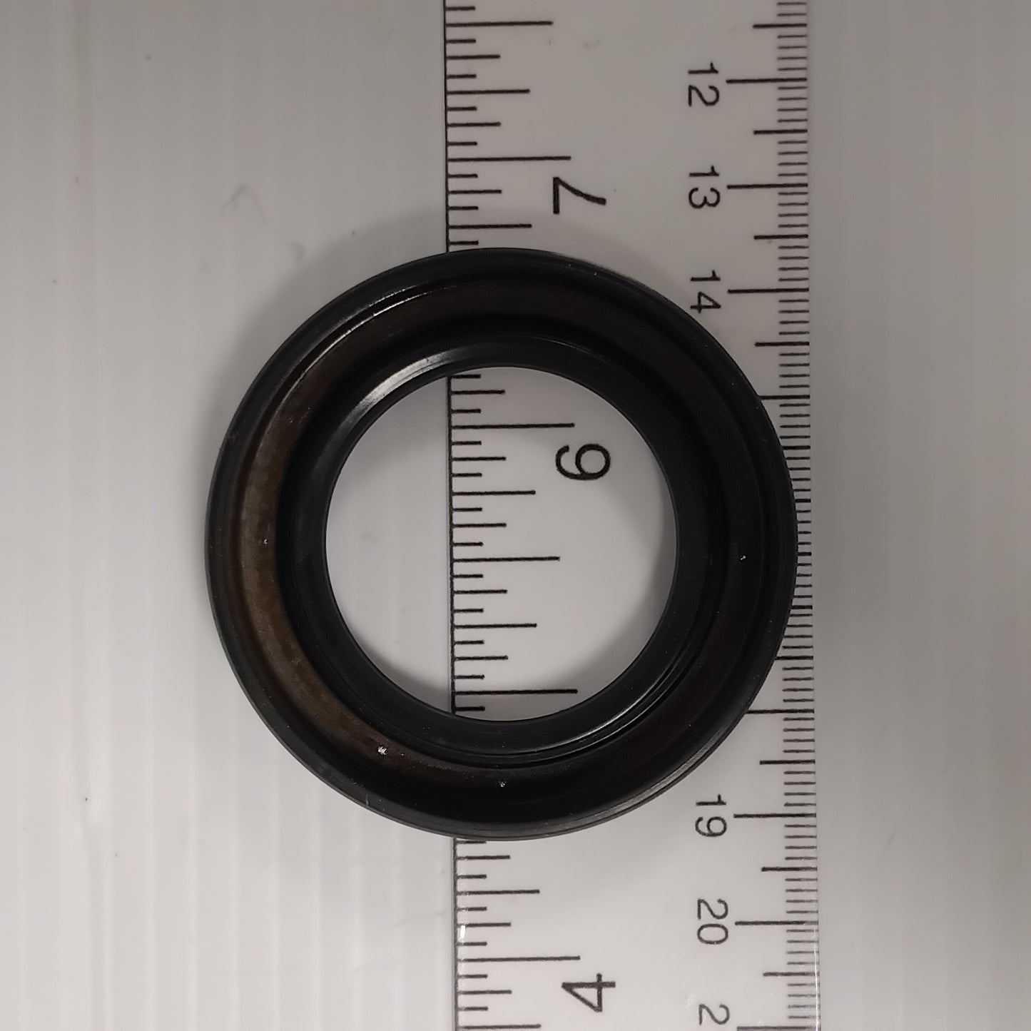 Genuine Rear Wheel Hub Oil Seal - Ford Transit 1991-2000 | 1061716