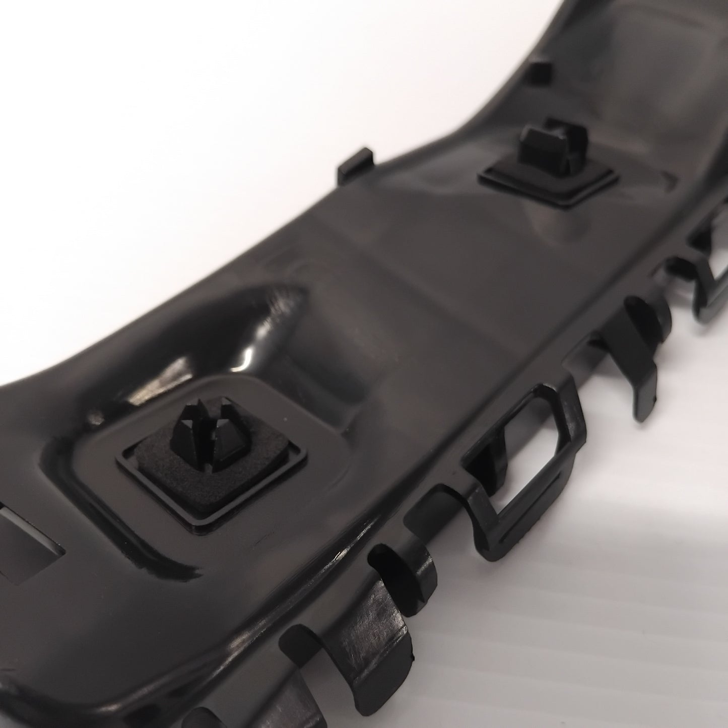 Genuine Rear Right Bumper Side Holder - Suzuki Splash | 71822-51K00-000