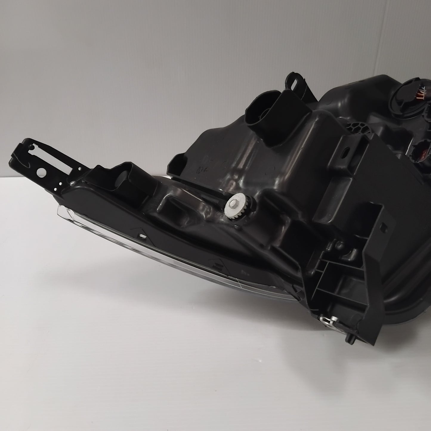 Genuine Left Headlamp - Nissan QASHQAI 2018-2021 | 26060HV55B