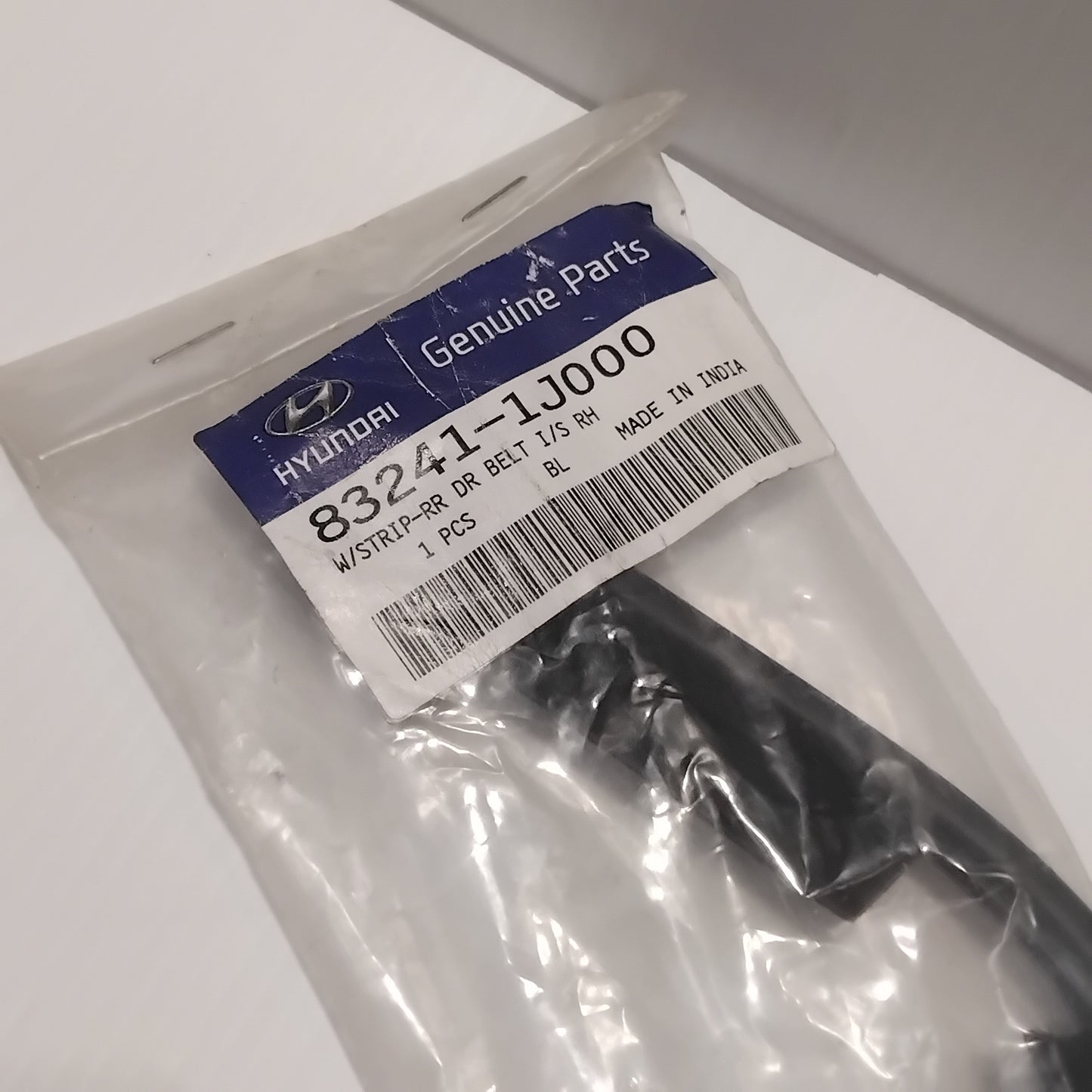 Genuine Hyundai W/Strip-Rr Dr Belt I | 832411J000