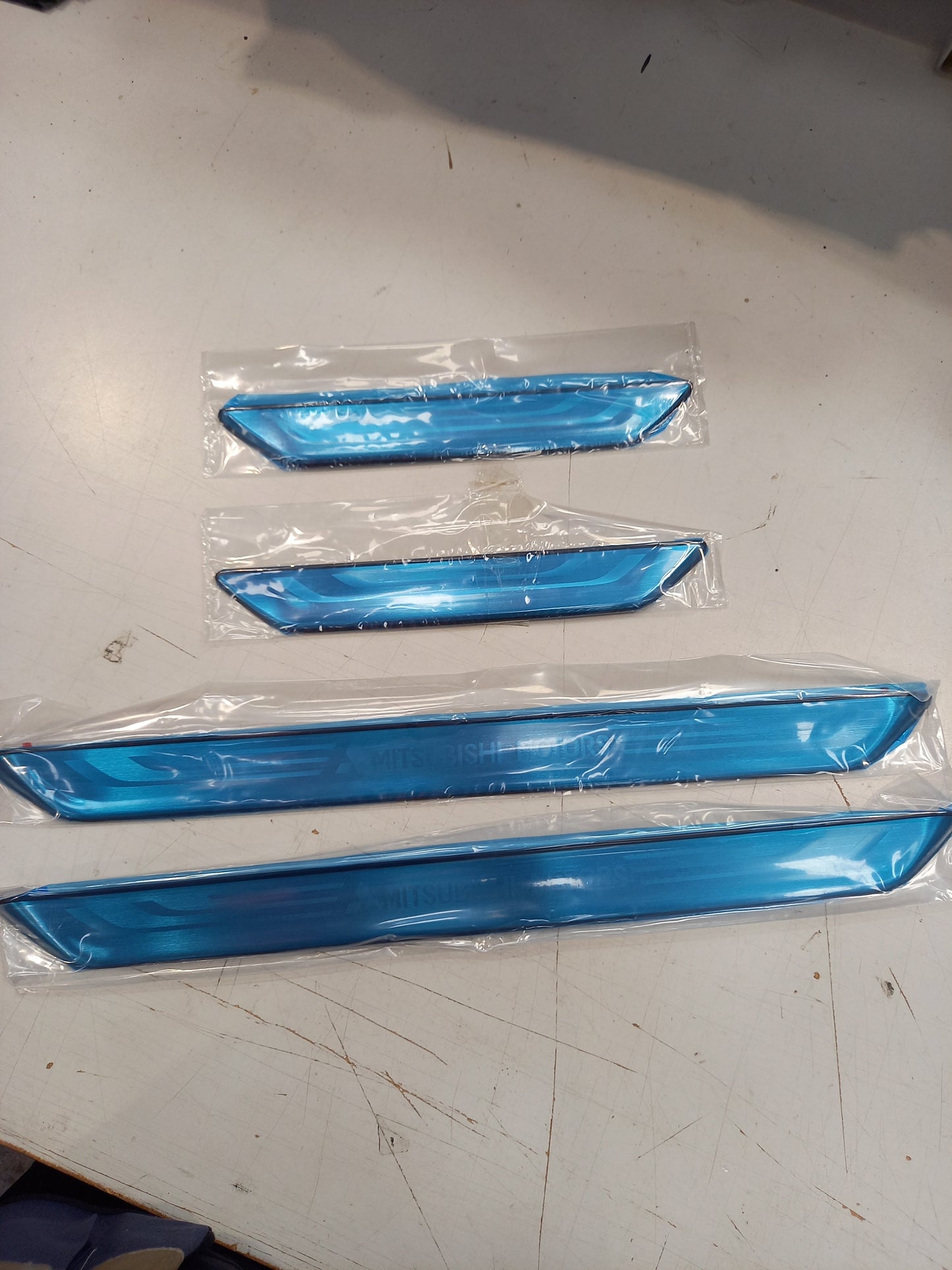 Genuine Mitsubishi Wse Stainless Entry Guards | MZ331173