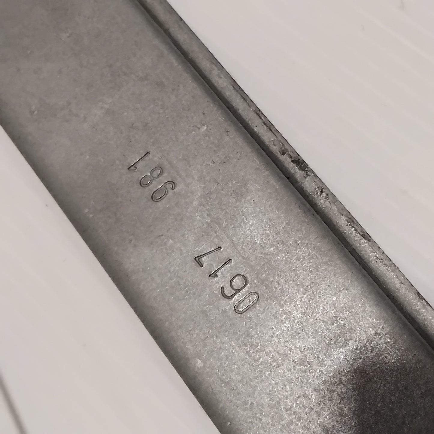 Genuine Front Right Window Regulator - Renault Trafic 2014-2024 | 80 72 075 38R