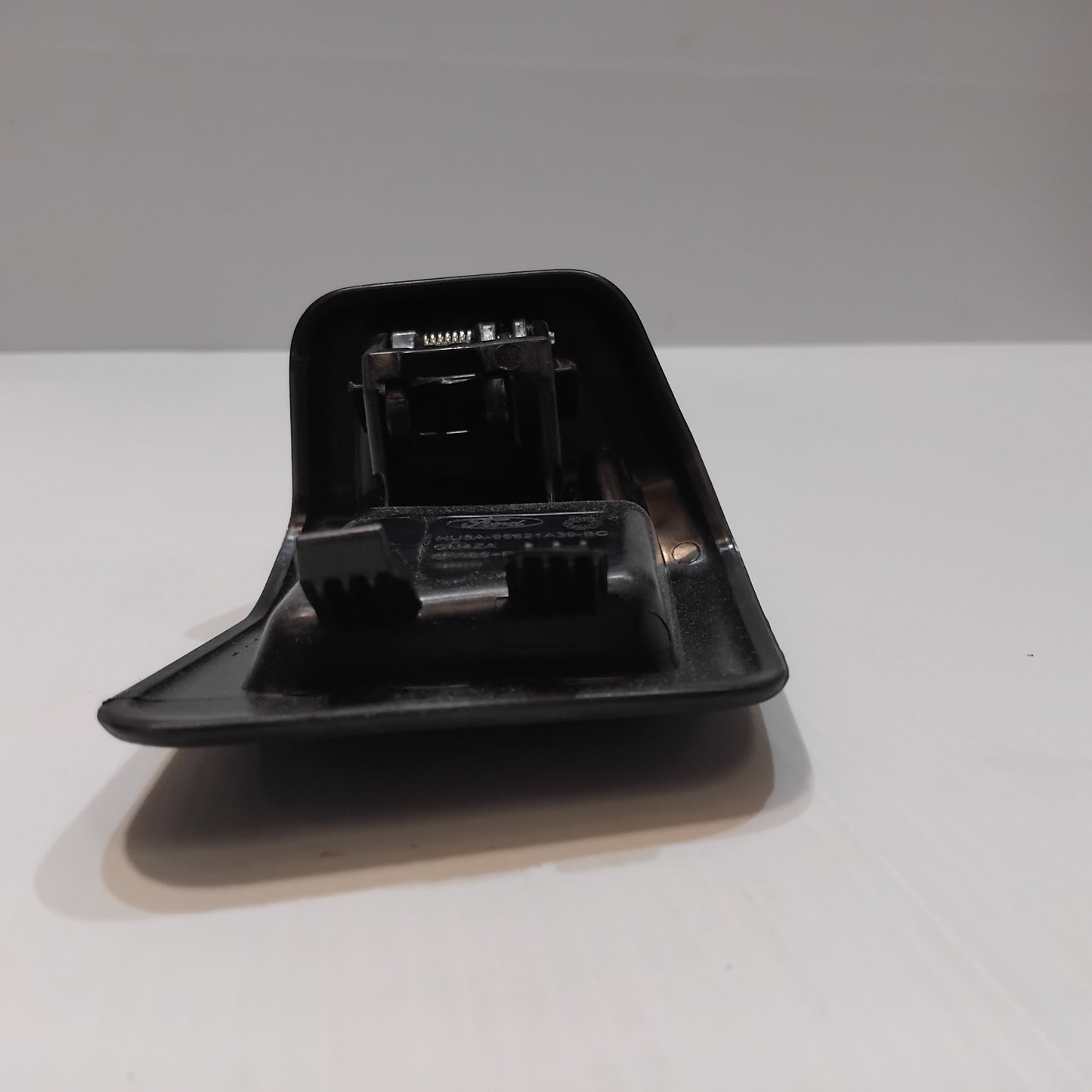Genuine Front Left Seat Belt Latch Bezel - Ford Fiesta 2017- 3Door | 2213433