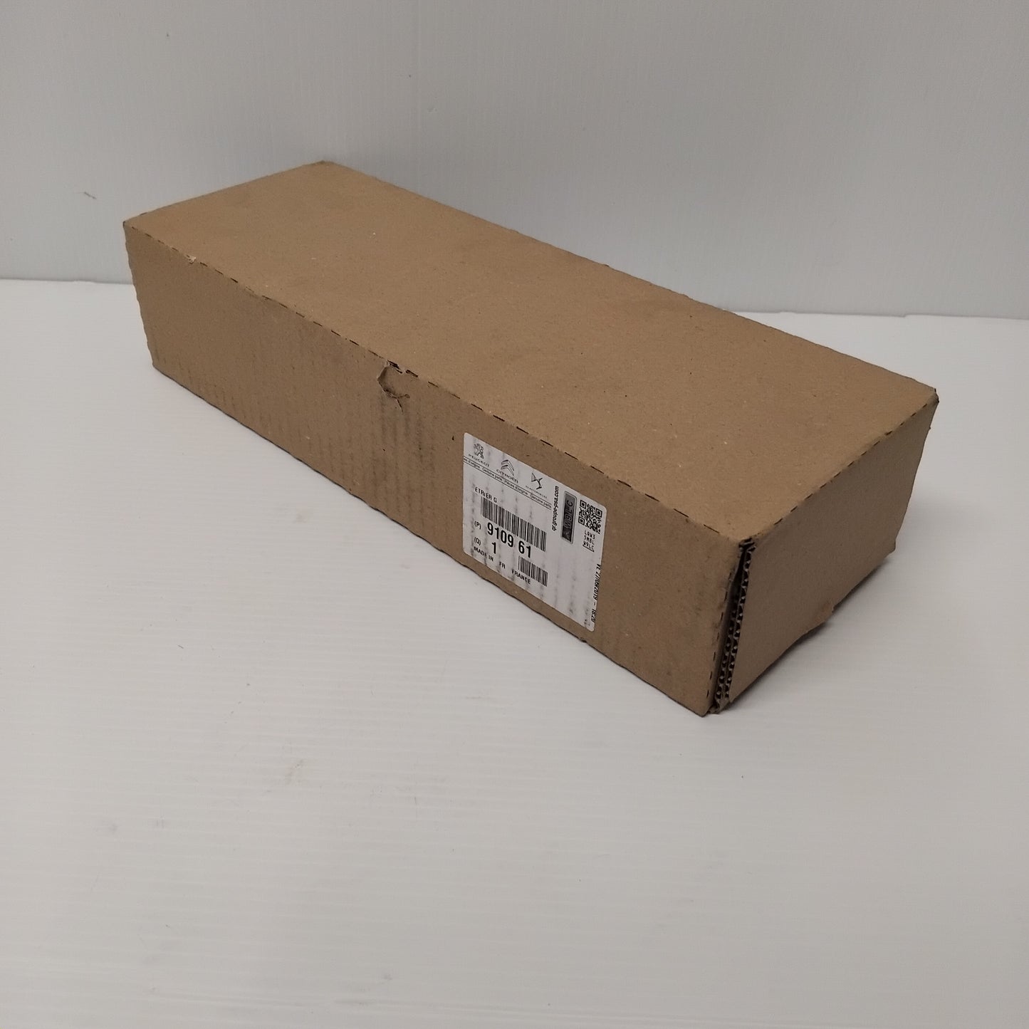 Genuine Door Left Handle Holder - Citroen Berlingo / Peugeot Partner | 910961