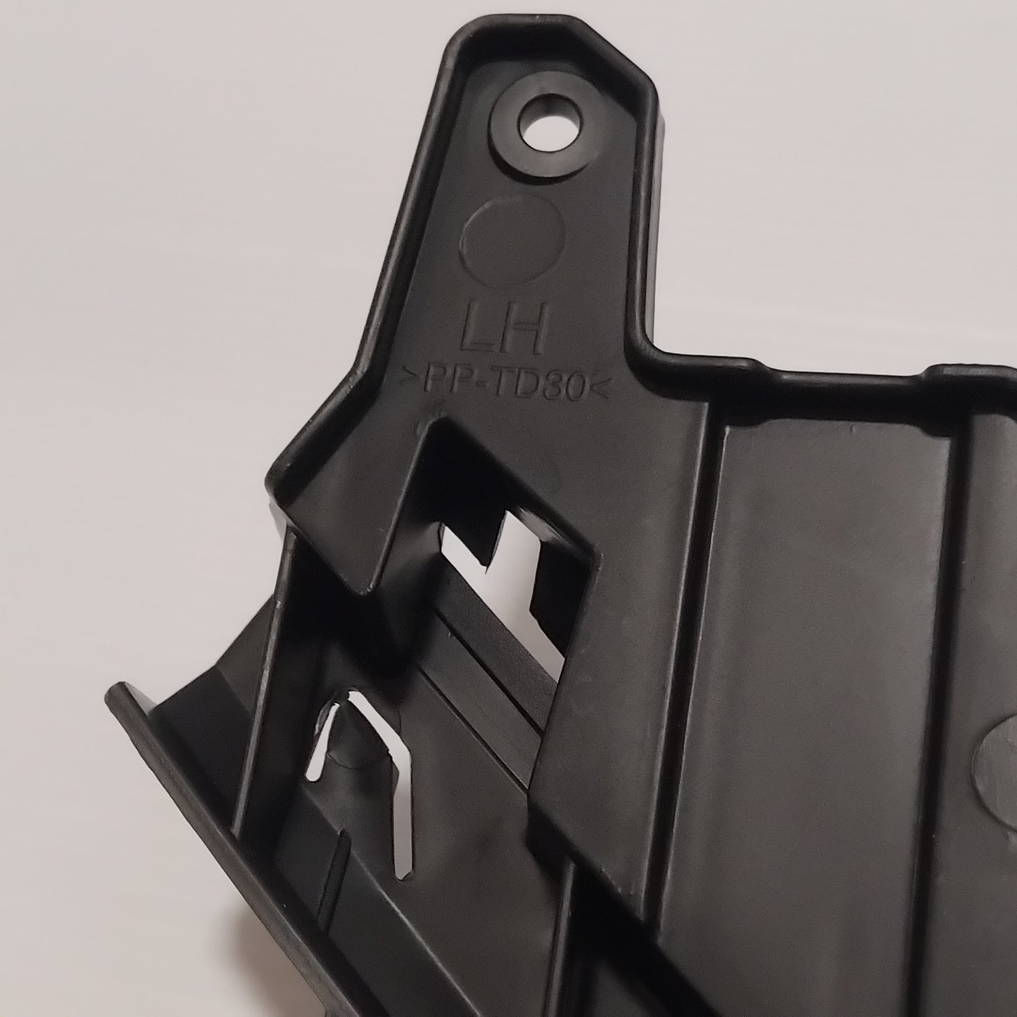 Genuine Vauxhall Hdlight Support | 95137797