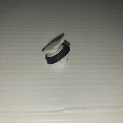 Genuine MG Clip-S/D Sill Mldg - (MG4) | 10888084