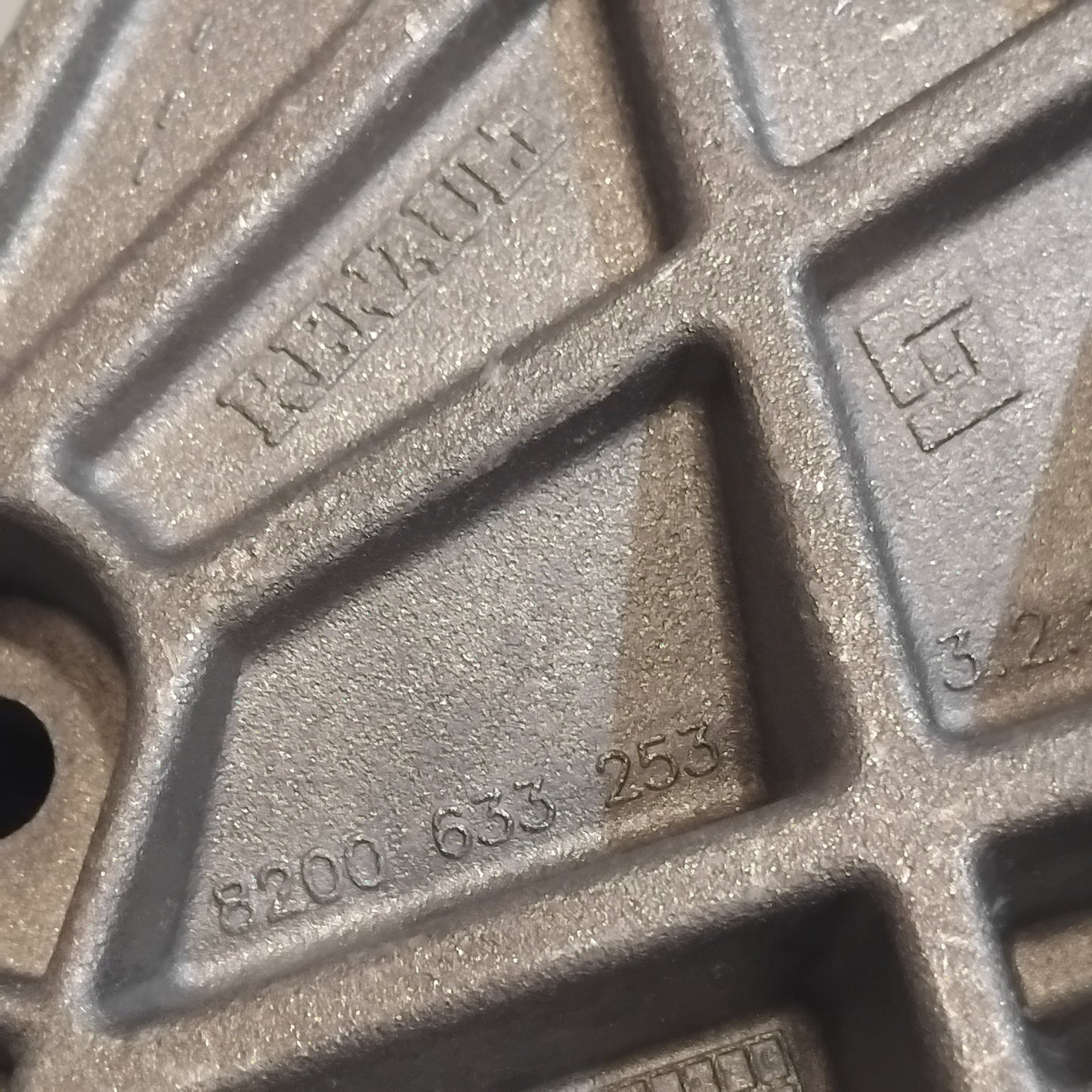 Genuine Nissan Bracket-Engine | 1123100Q0B